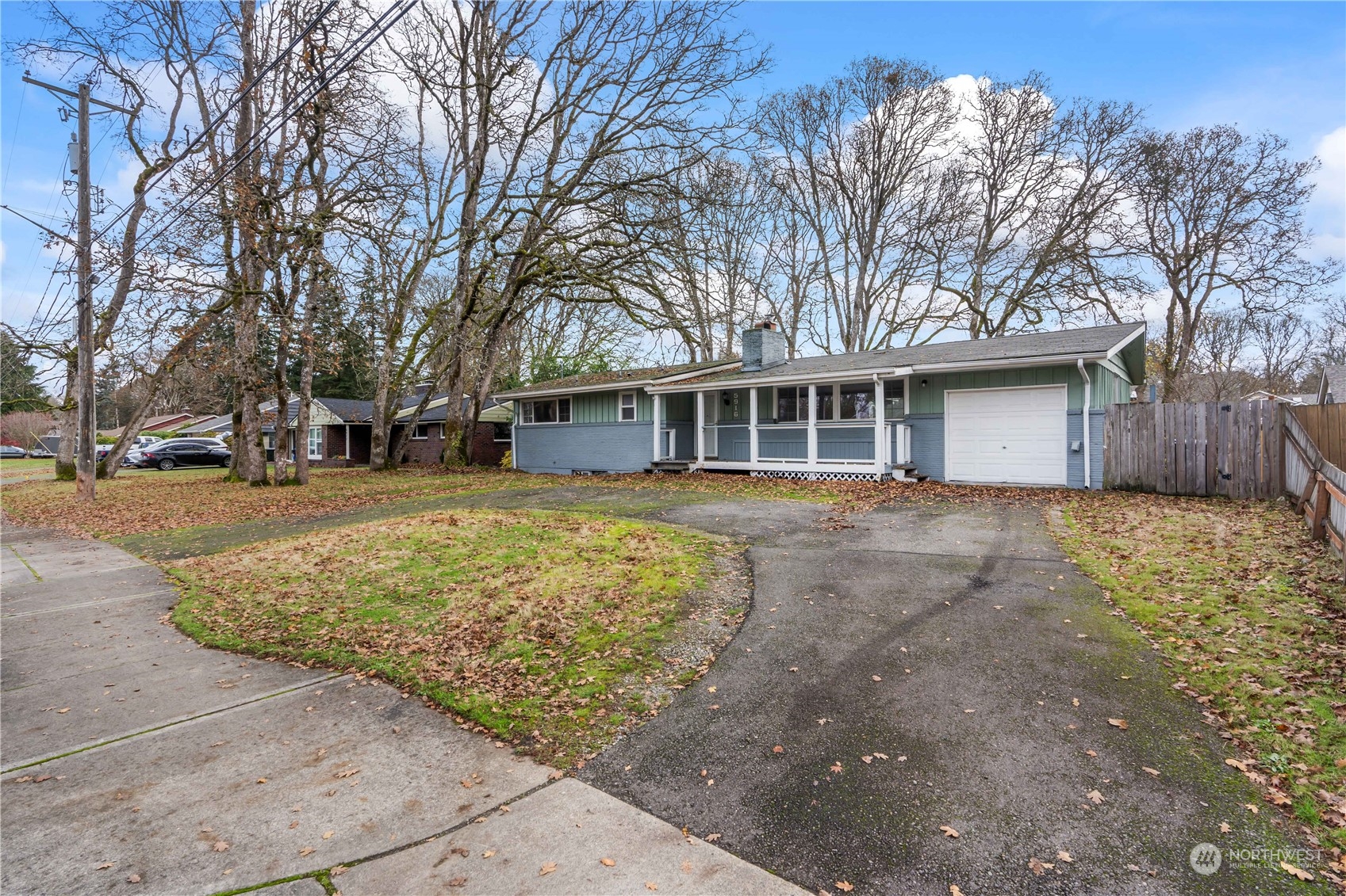 5916 86th Street Property Photo 5