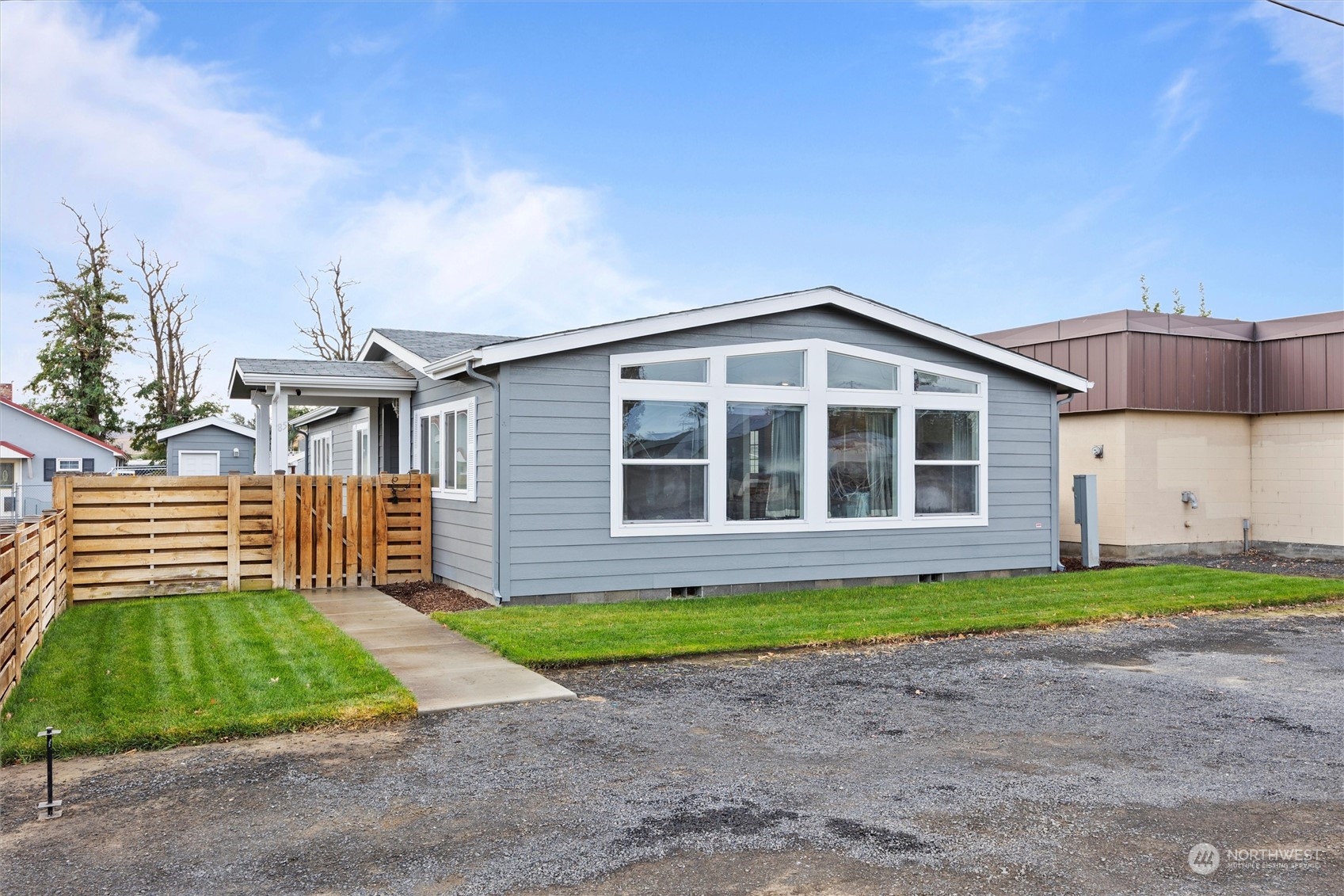 85 2nd Street Property Photo