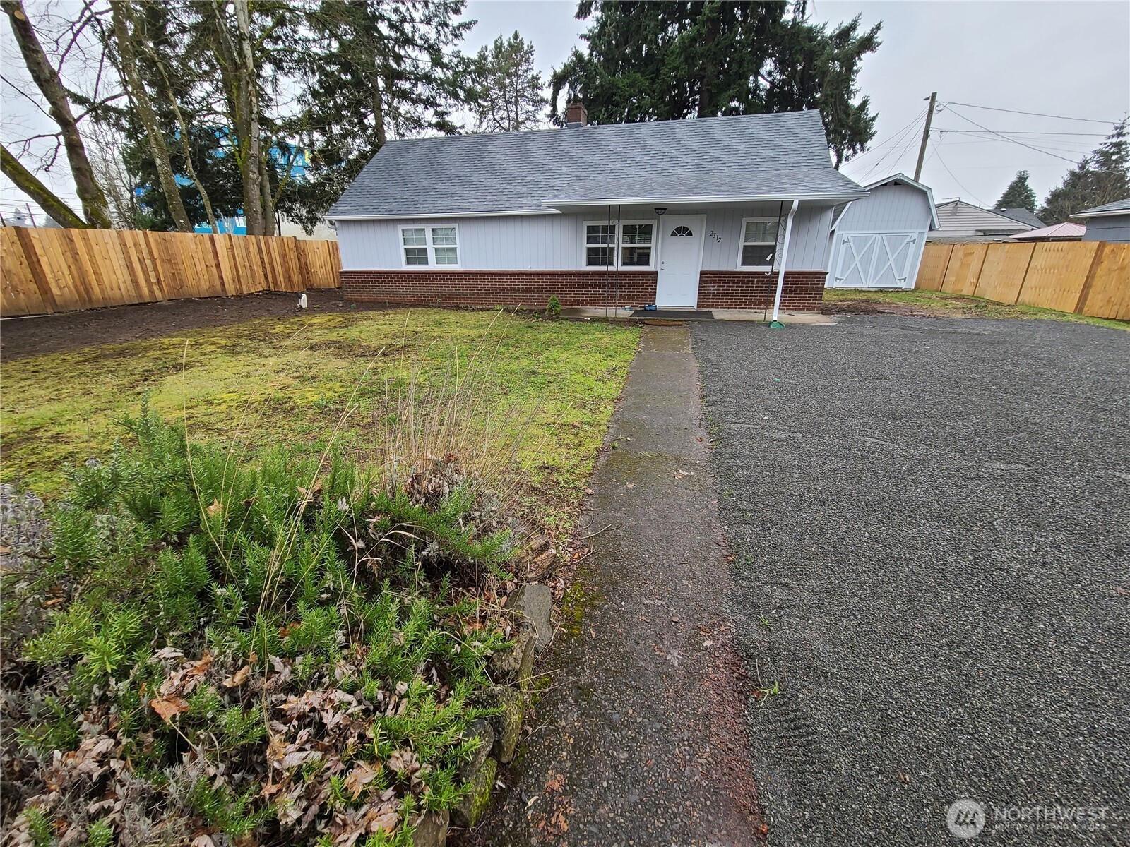 2312 Howard Street Property Photo