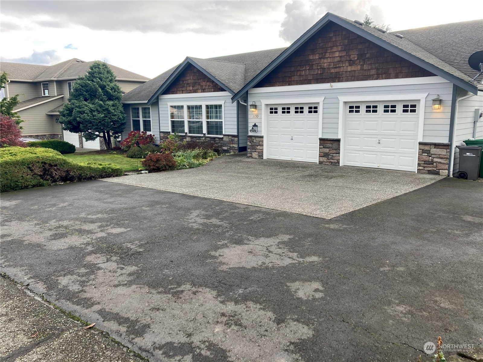1199 Rolling Drive Property Photo 1