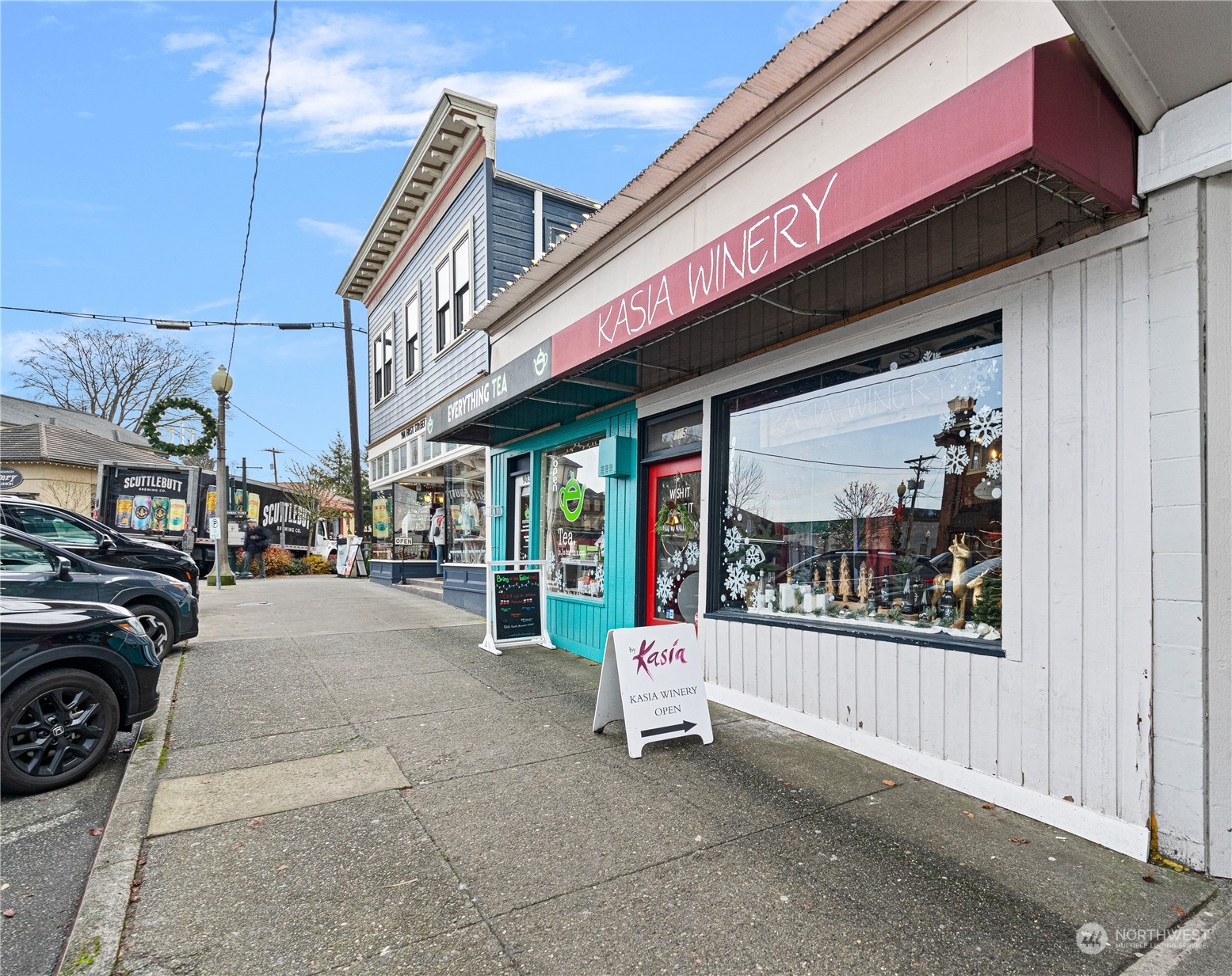 903 1st Street Property Photo 2
