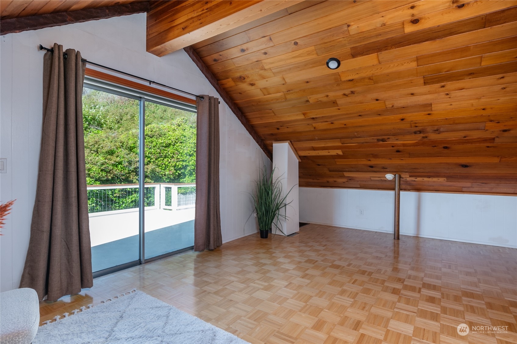 562 Pebble Beach Drive Property Photo 6