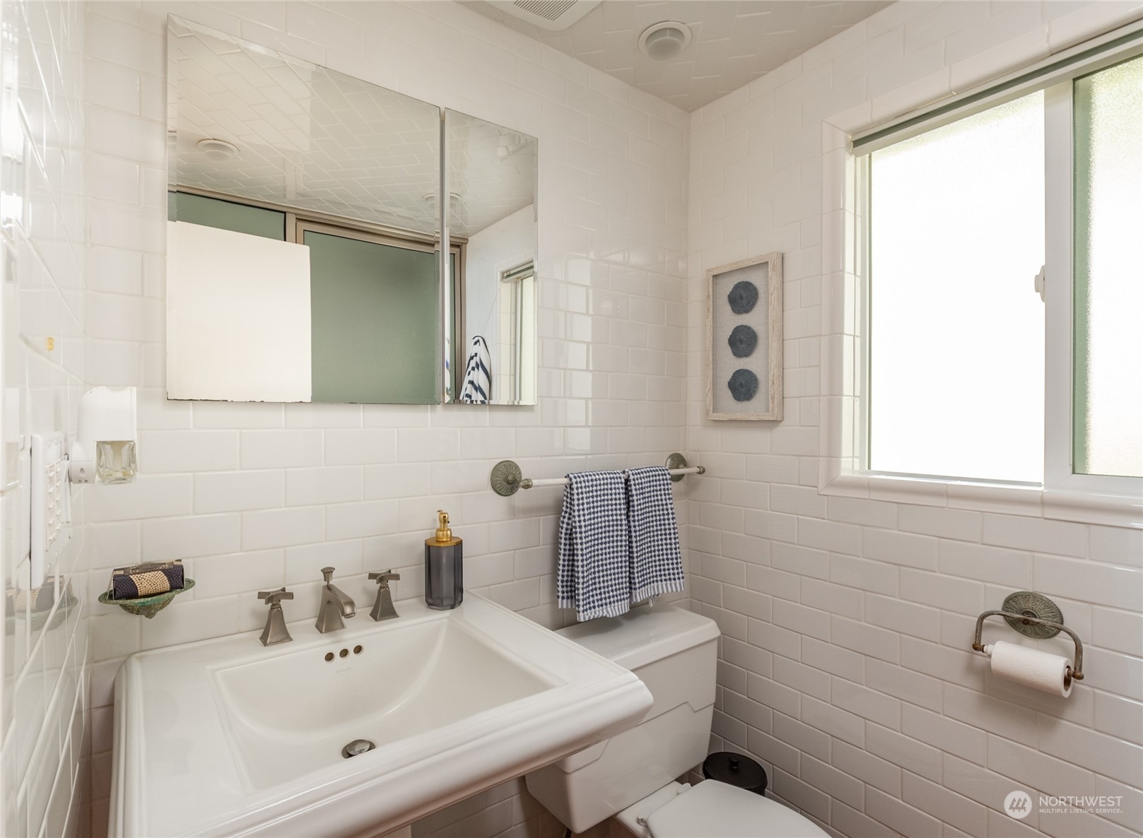 562 Pebble Beach Drive Property Photo 13