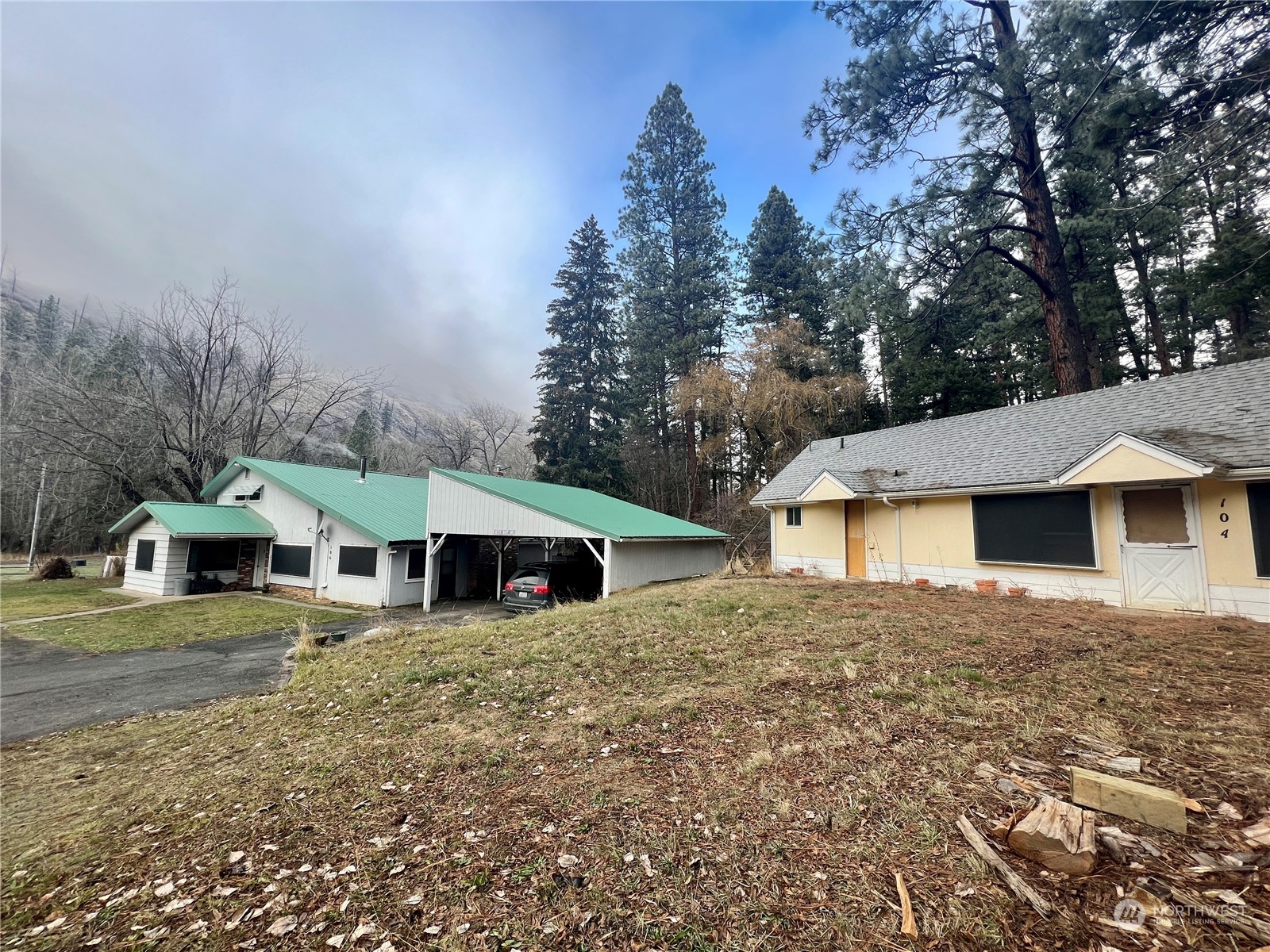 106 Montgomery Lane Property Photo