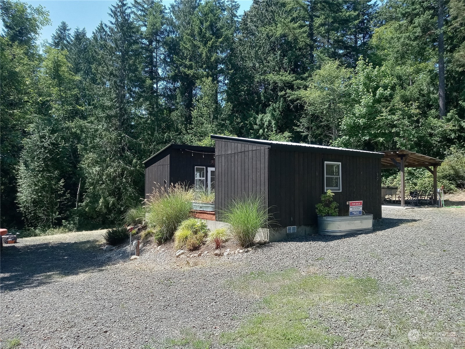 90 Maple Street Property Photo 3