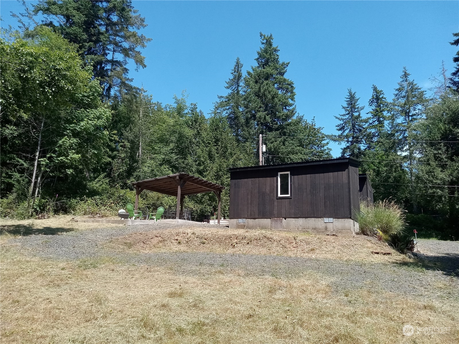 90 Maple Street Property Photo 17