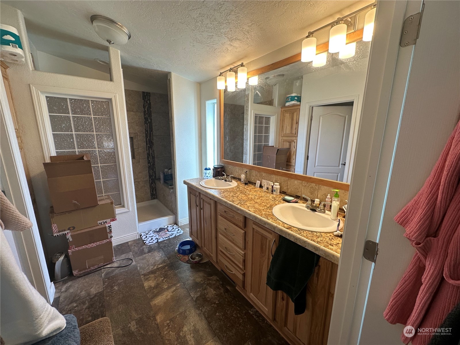 706 Centerville Highway Property Photo 14