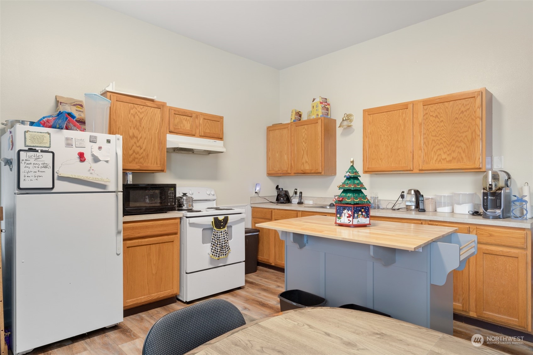 520 S Race Street Property Photo 4