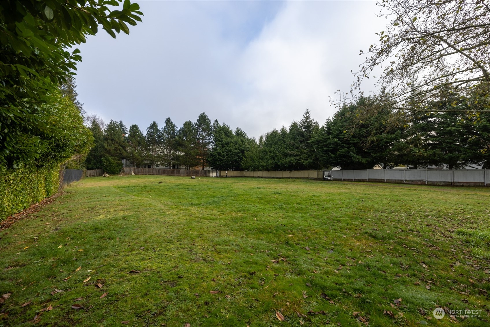 11907 Admiralty Way Property Photo 1