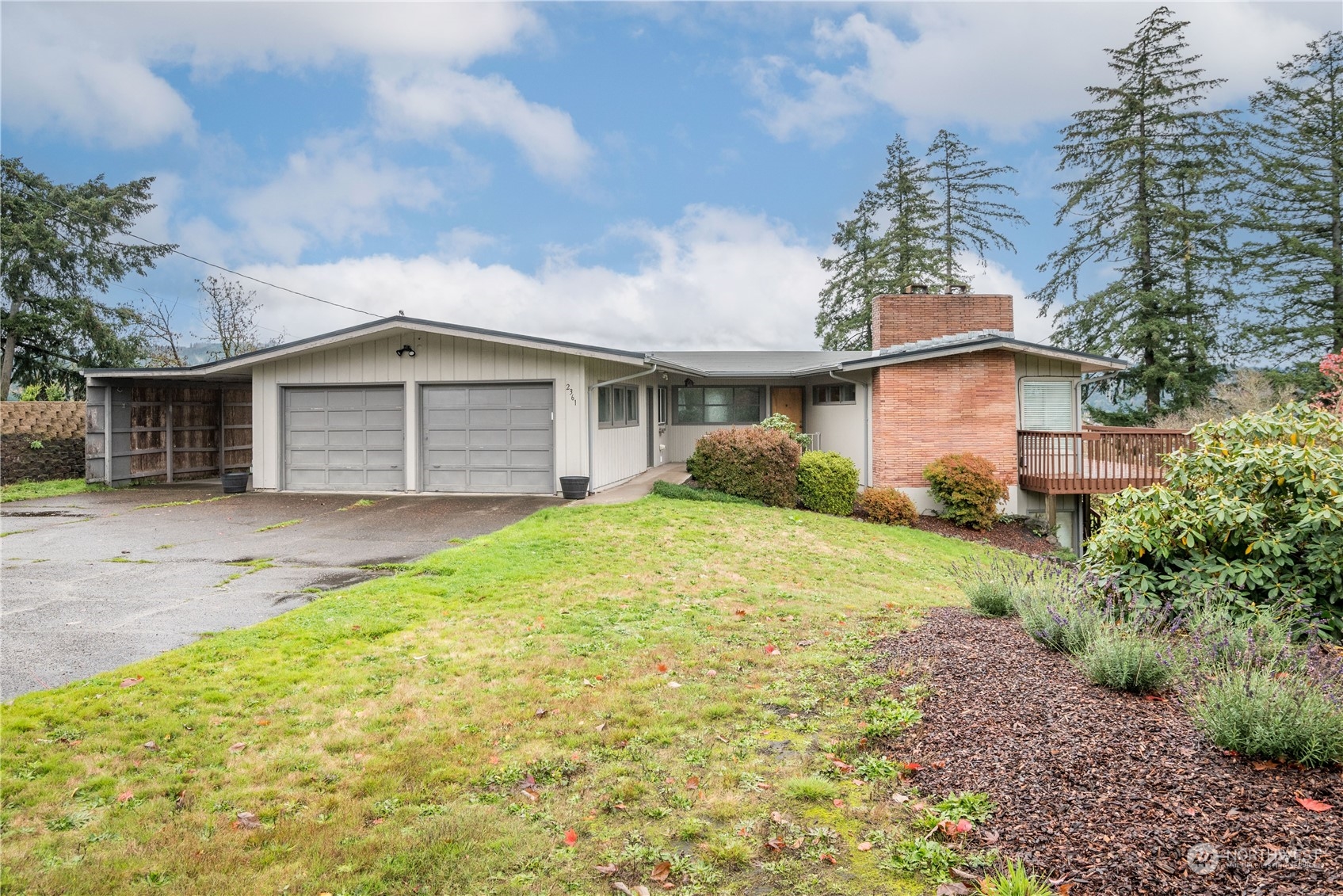 2361 E Lynnwood Drive Property Photo