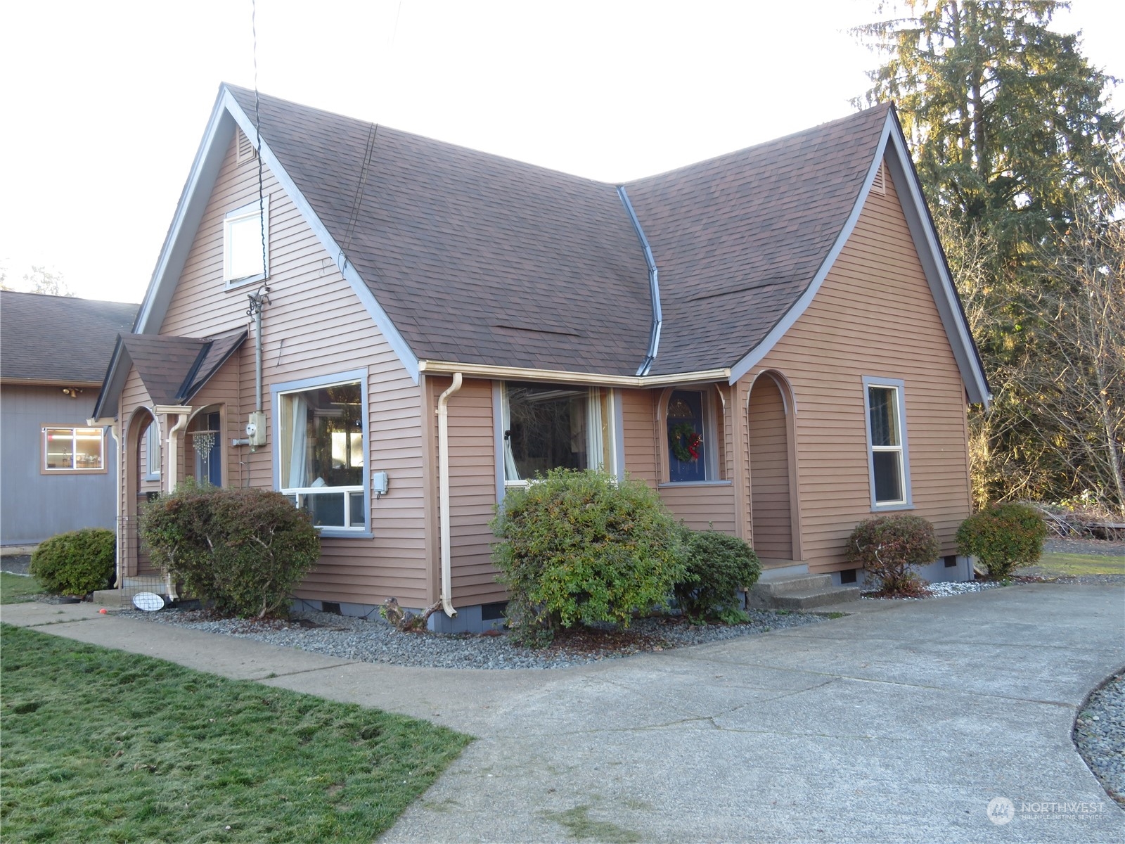 731 W Cedar Avenue Property Photo