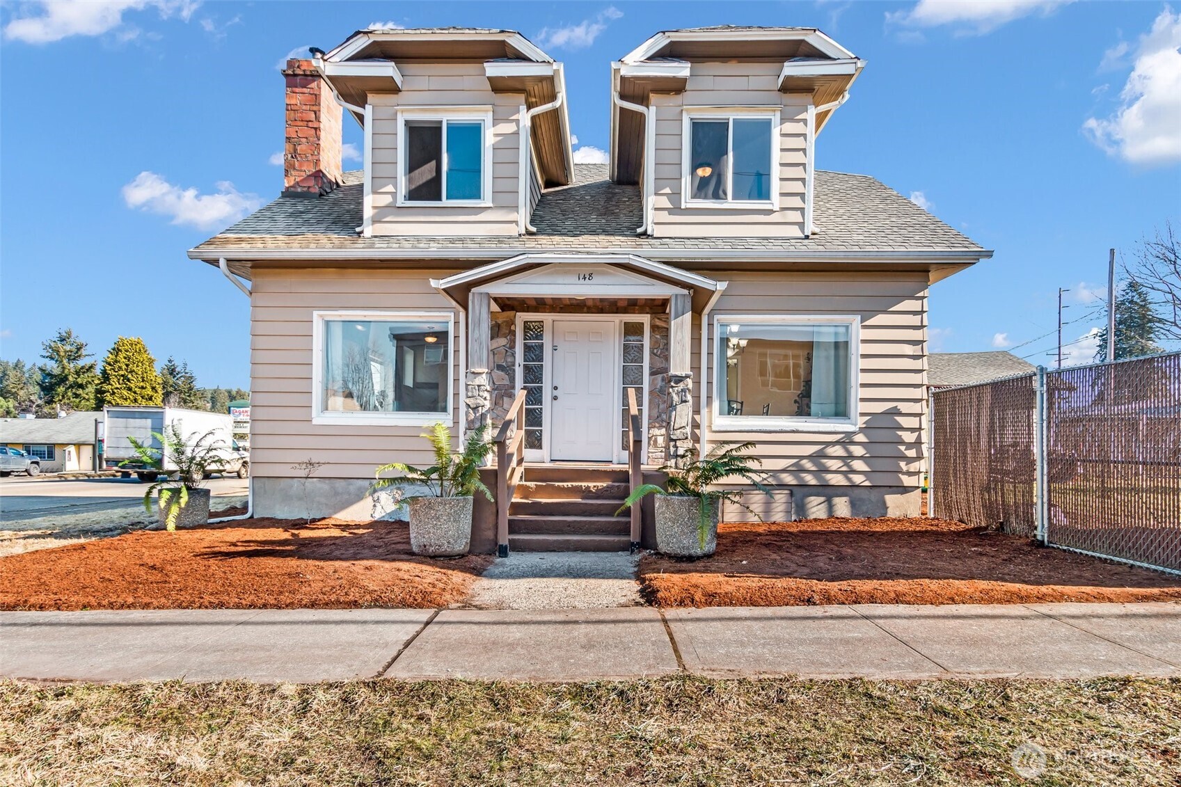 148 Custer Street Property Photo