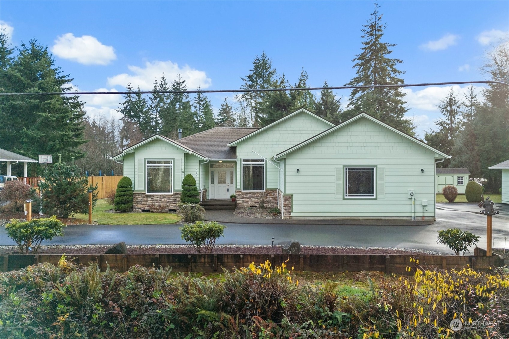 628 Linkshire Drive Property Photo