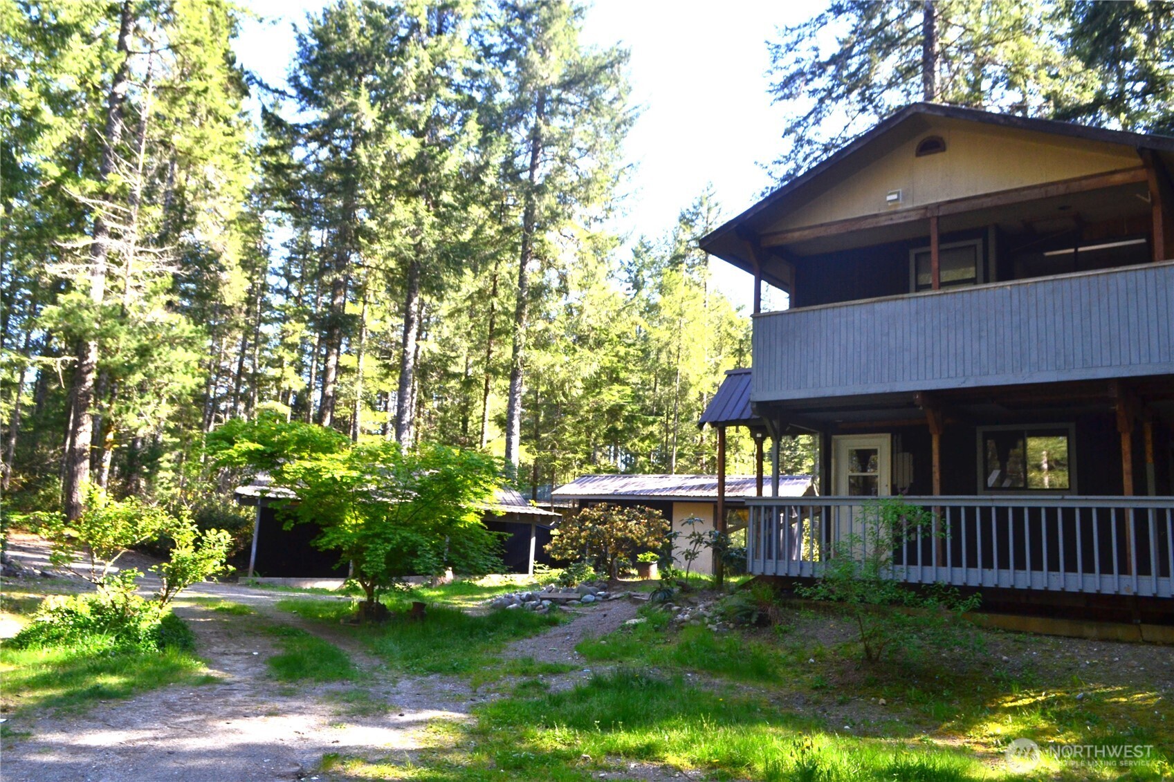 110 Ne Collins Drive Property Photo 2