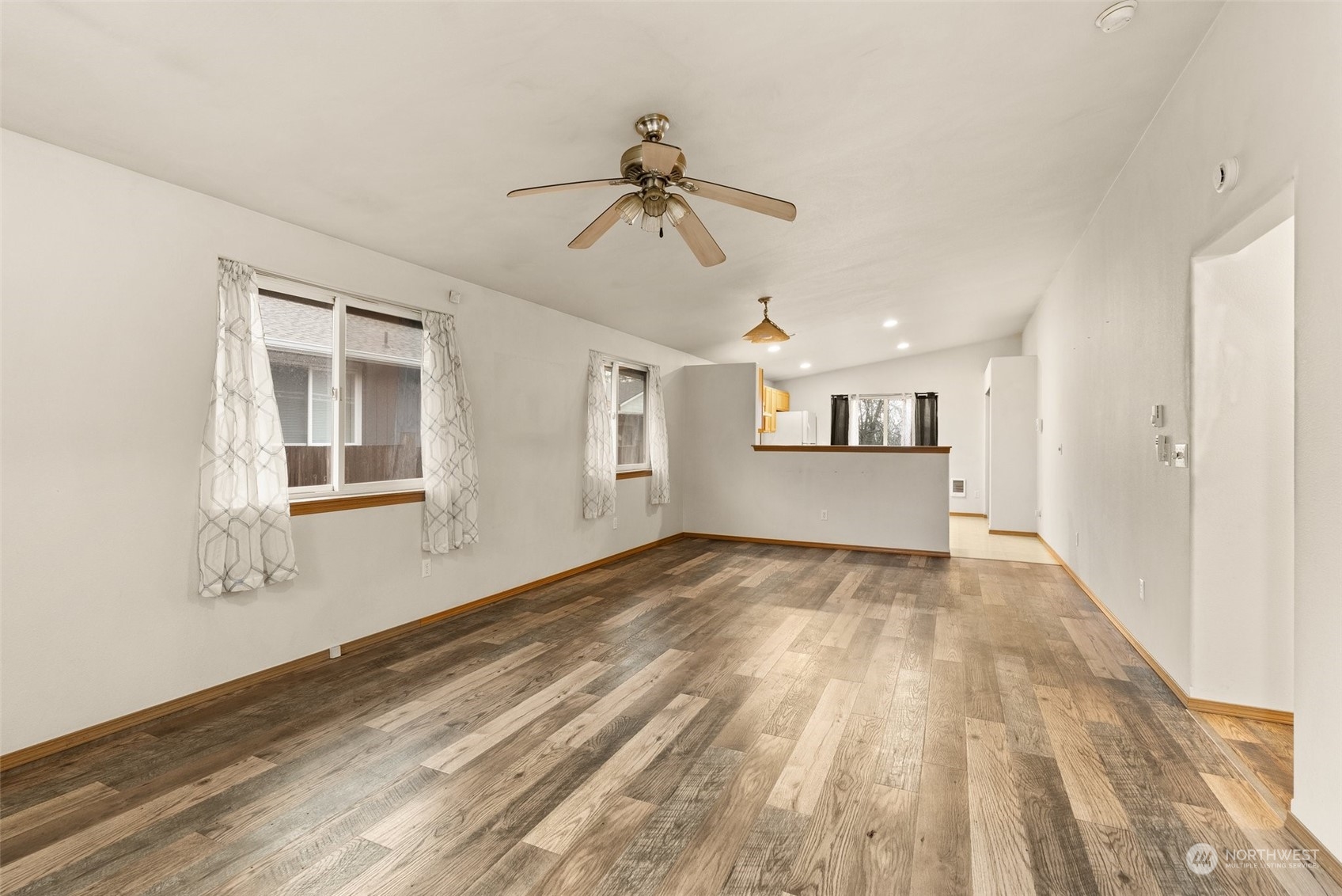 1355 Sw William Avenue Property Photo 4