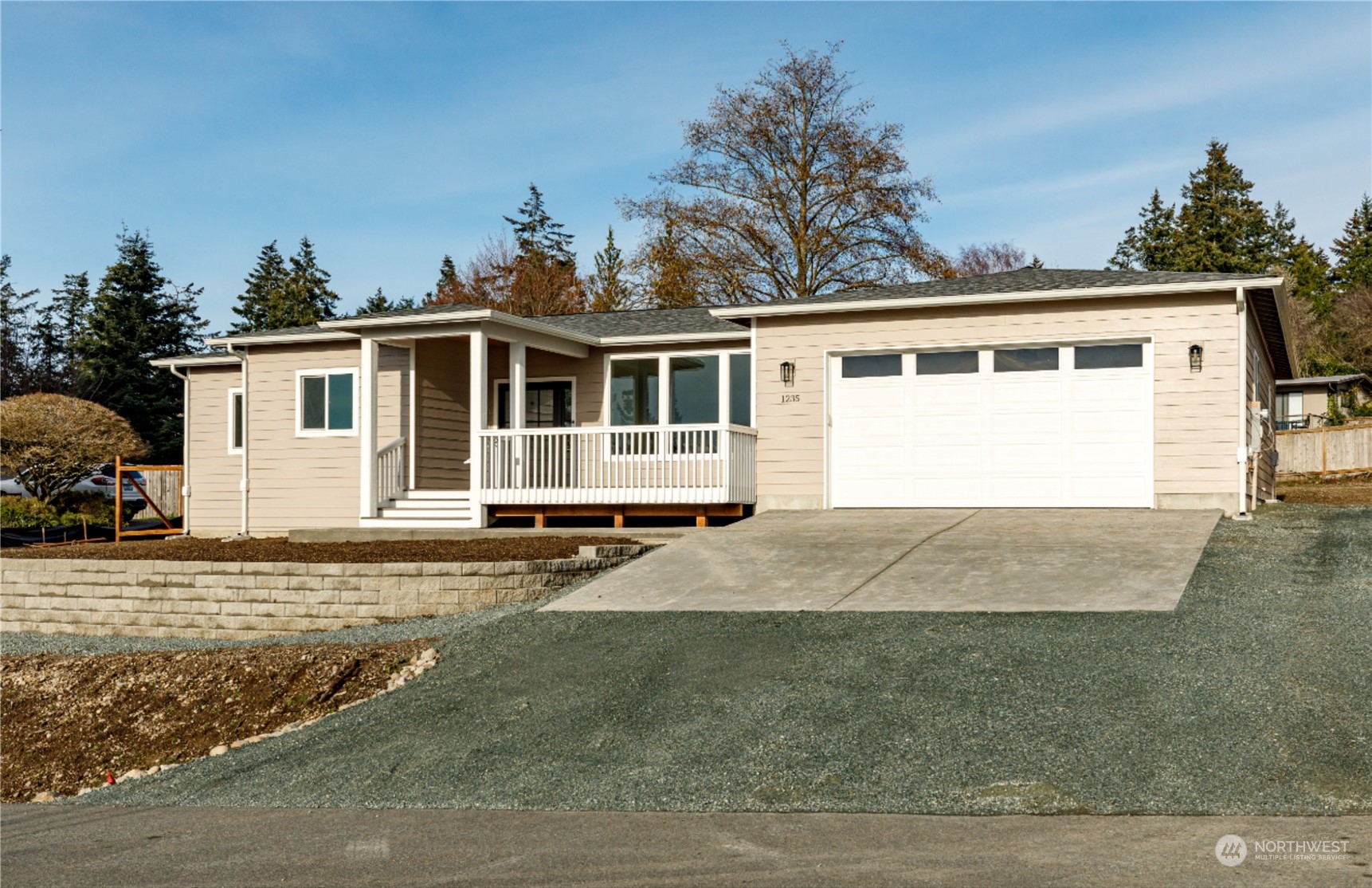 1235 Rosemont Drive Property Photo 4