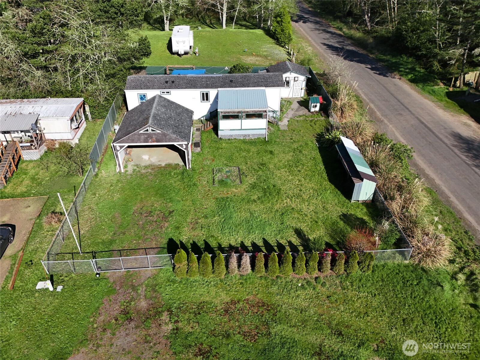 24502 V Lane Property Photo 4