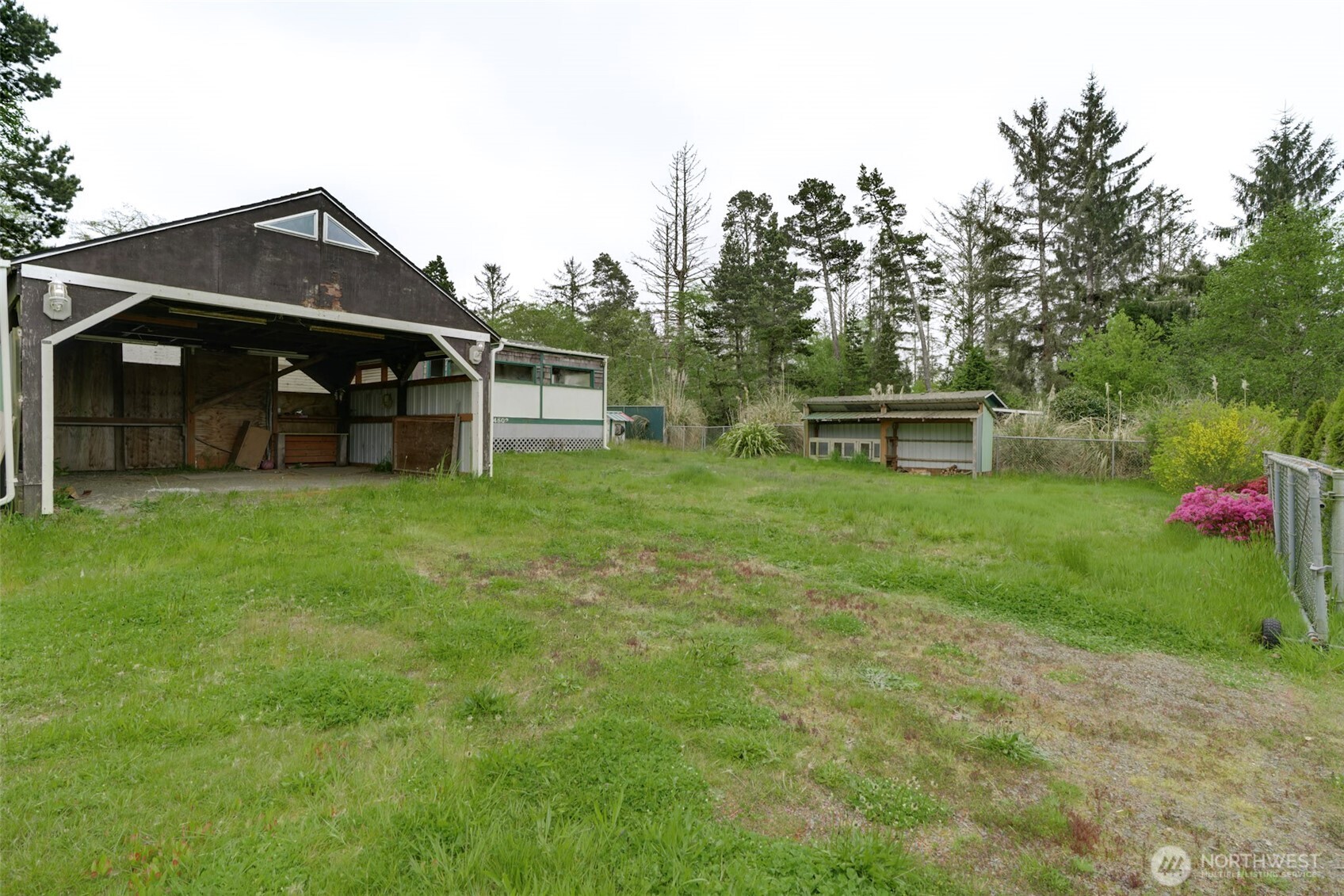 24502 V Lane Property Photo 6