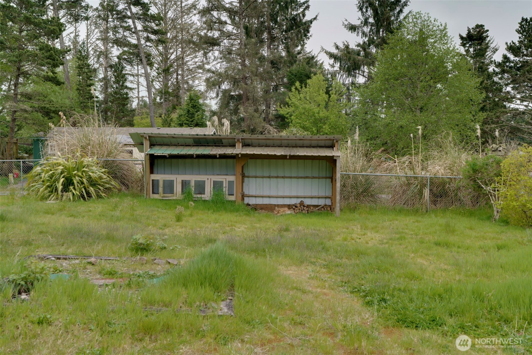 24502 V Lane Property Photo 7