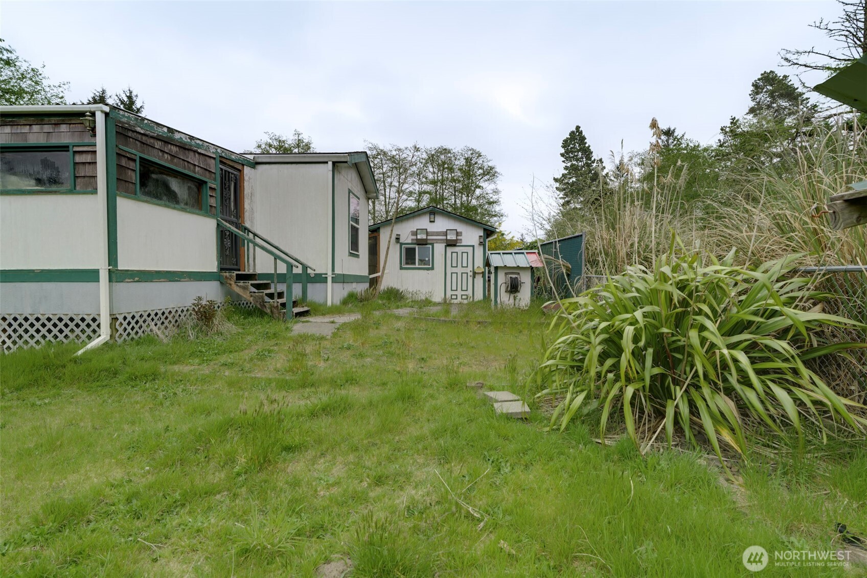 24502 V Lane Property Photo 9