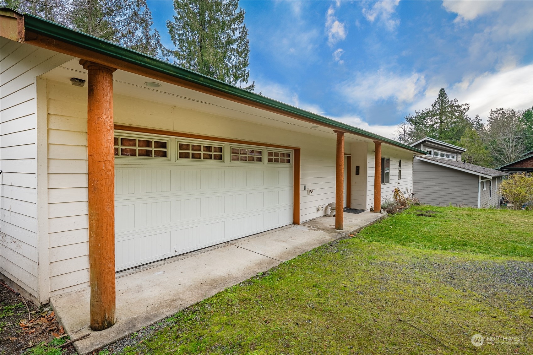 2940 Cedar Avenue Property Photo 2