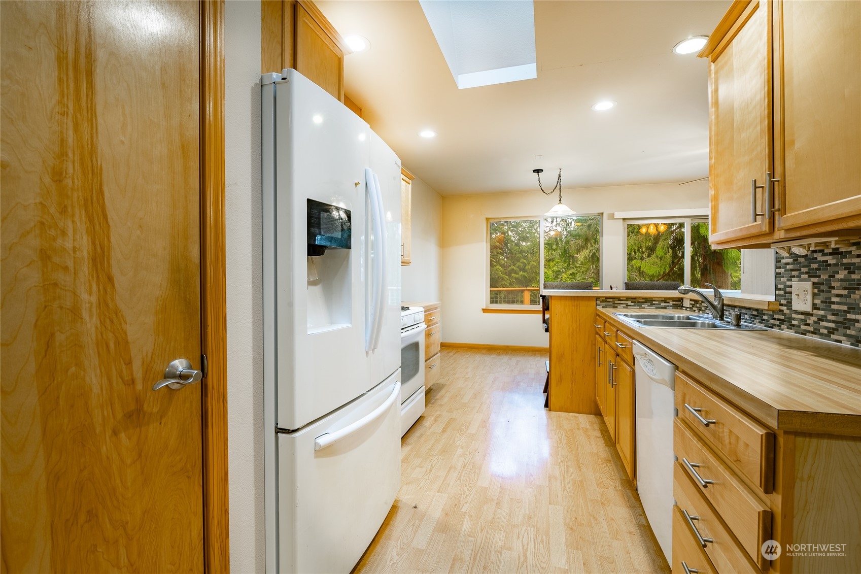 2940 Cedar Avenue Property Photo 8