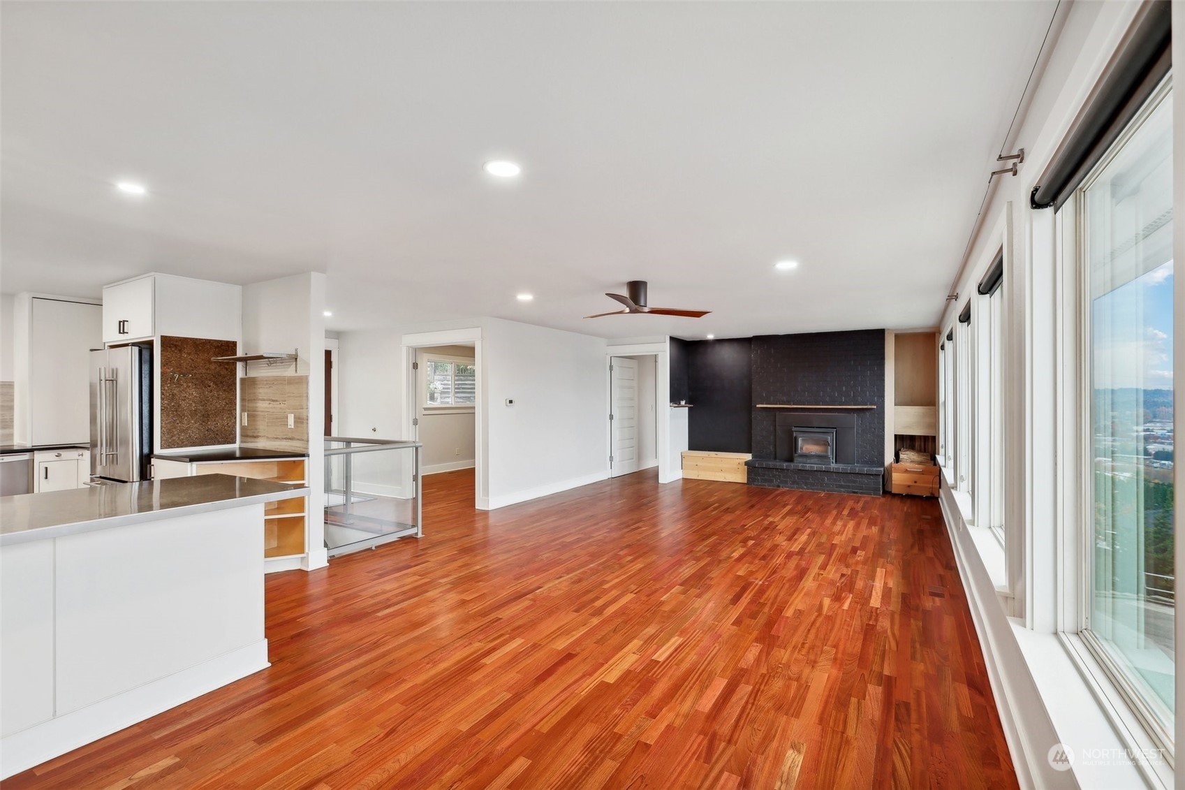 508 Renton Avenue Property Photo 8