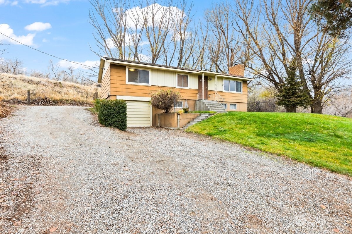 Mabton Real Estate Listings Main Image