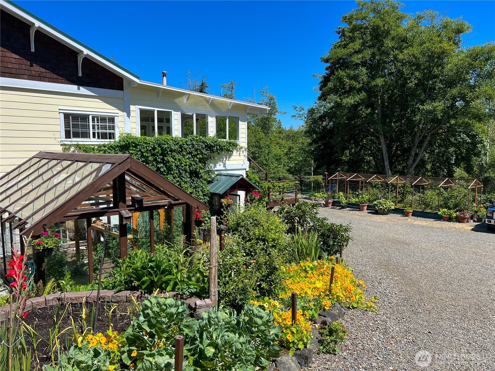 7251 Oak Bay Road Property Photo 6