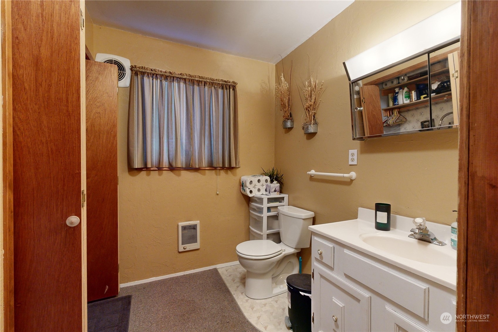 61515 Highway 204 Property Photo 16