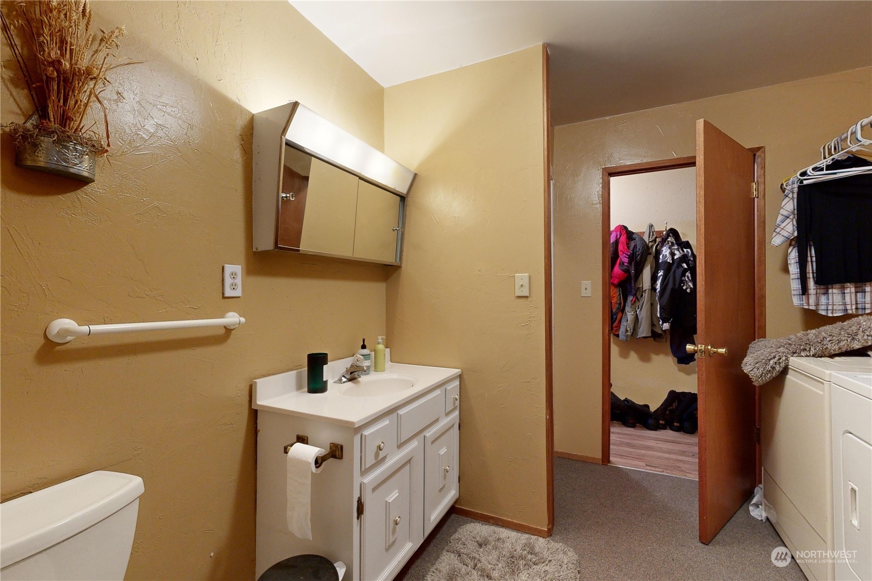 61515 Highway 204 Property Photo 17
