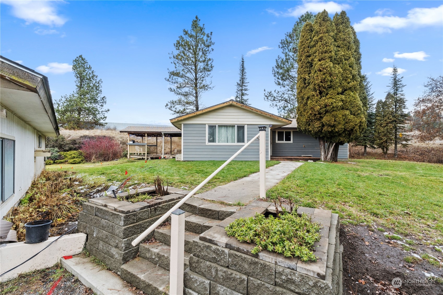 526 Greenwood Loop Road Property Photo