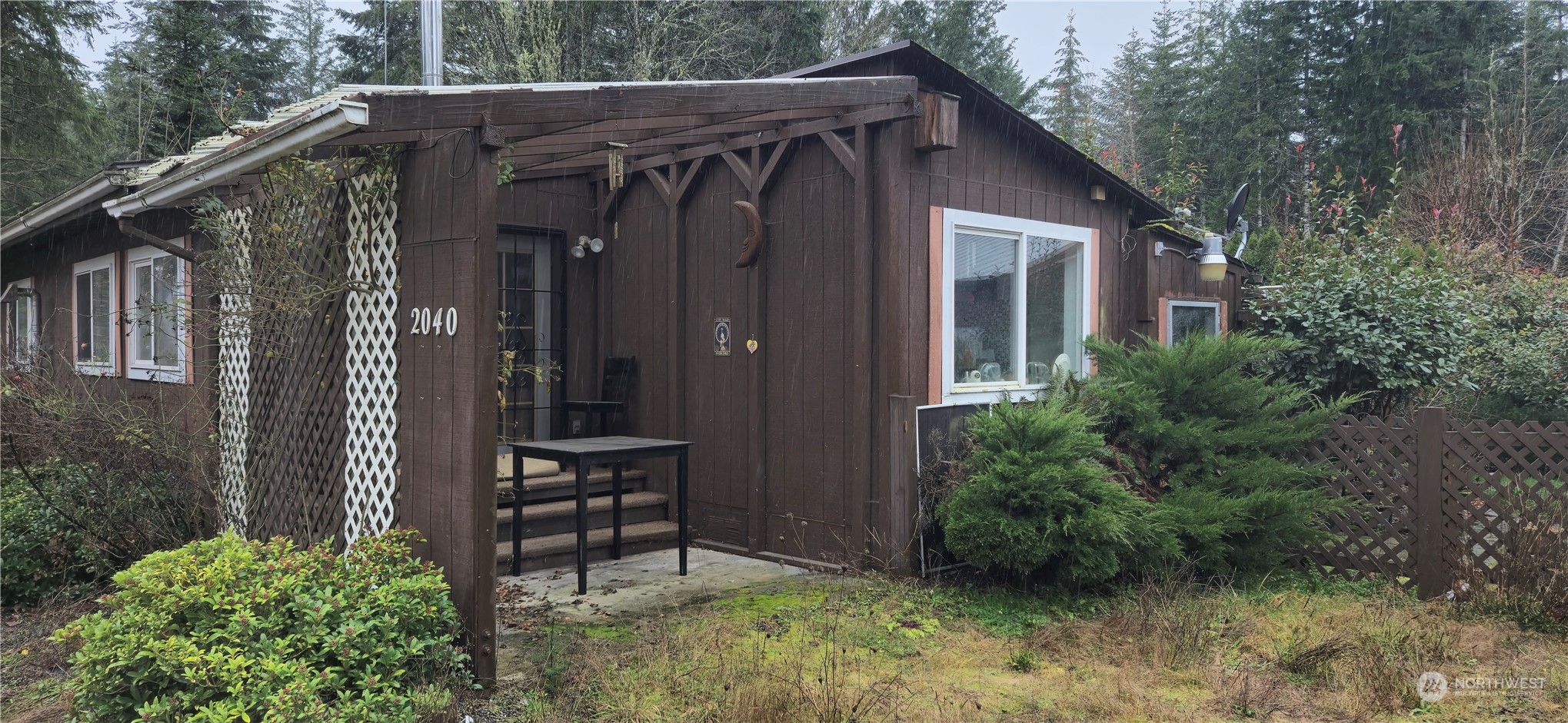 2040 E Agate Road Property Photo