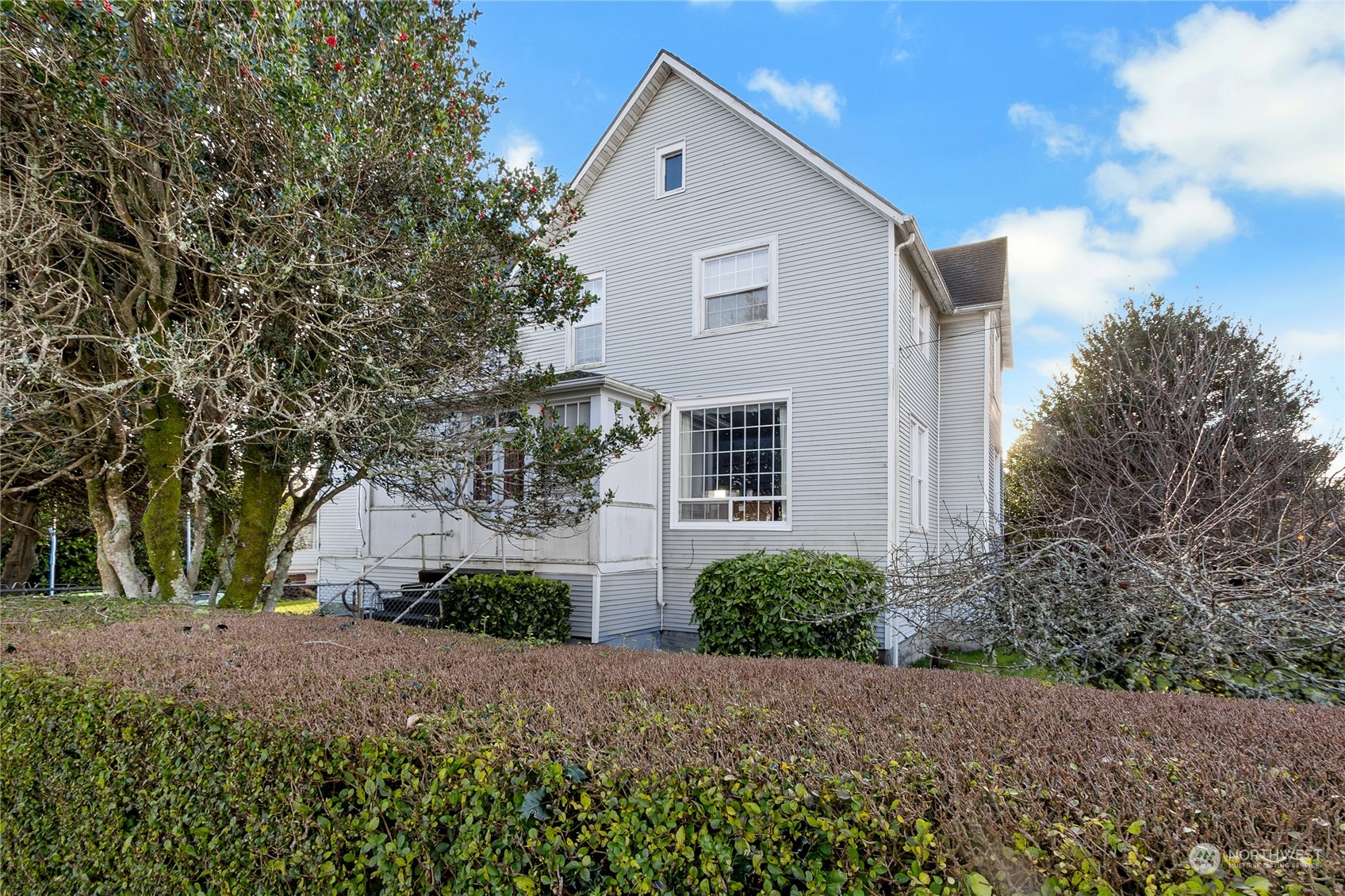 704 M Street Property Photo
