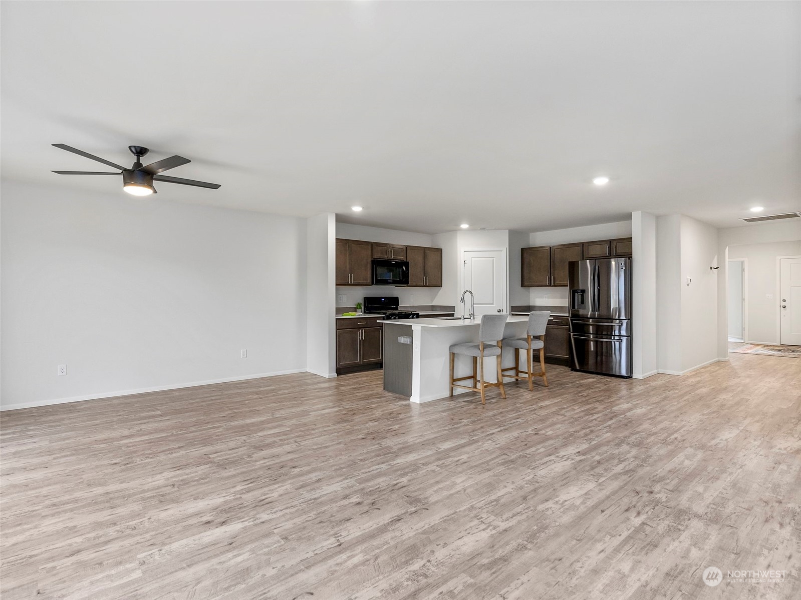 9136 Aster Street Property Photo 11