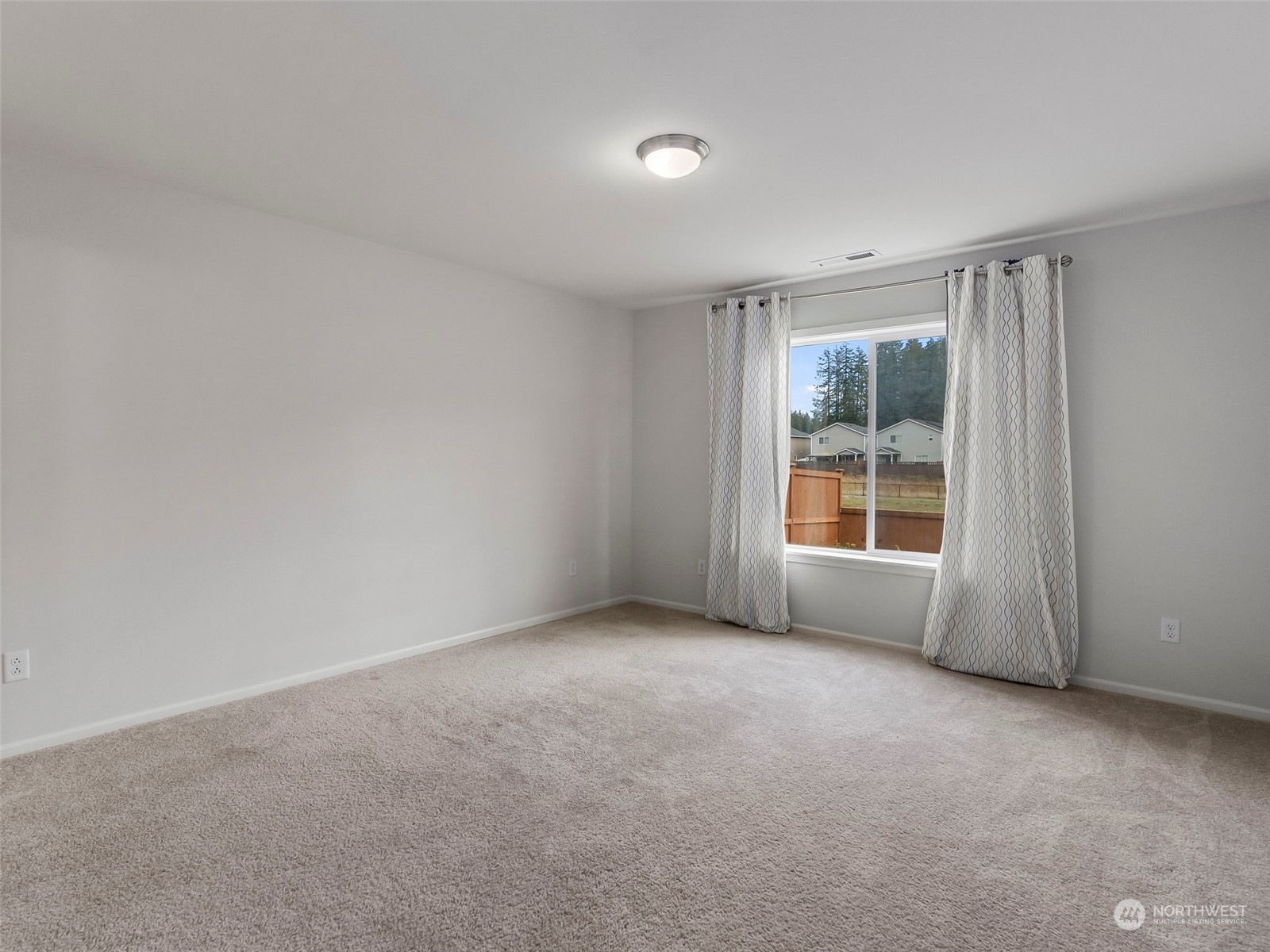 9136 Aster Street Property Photo 12