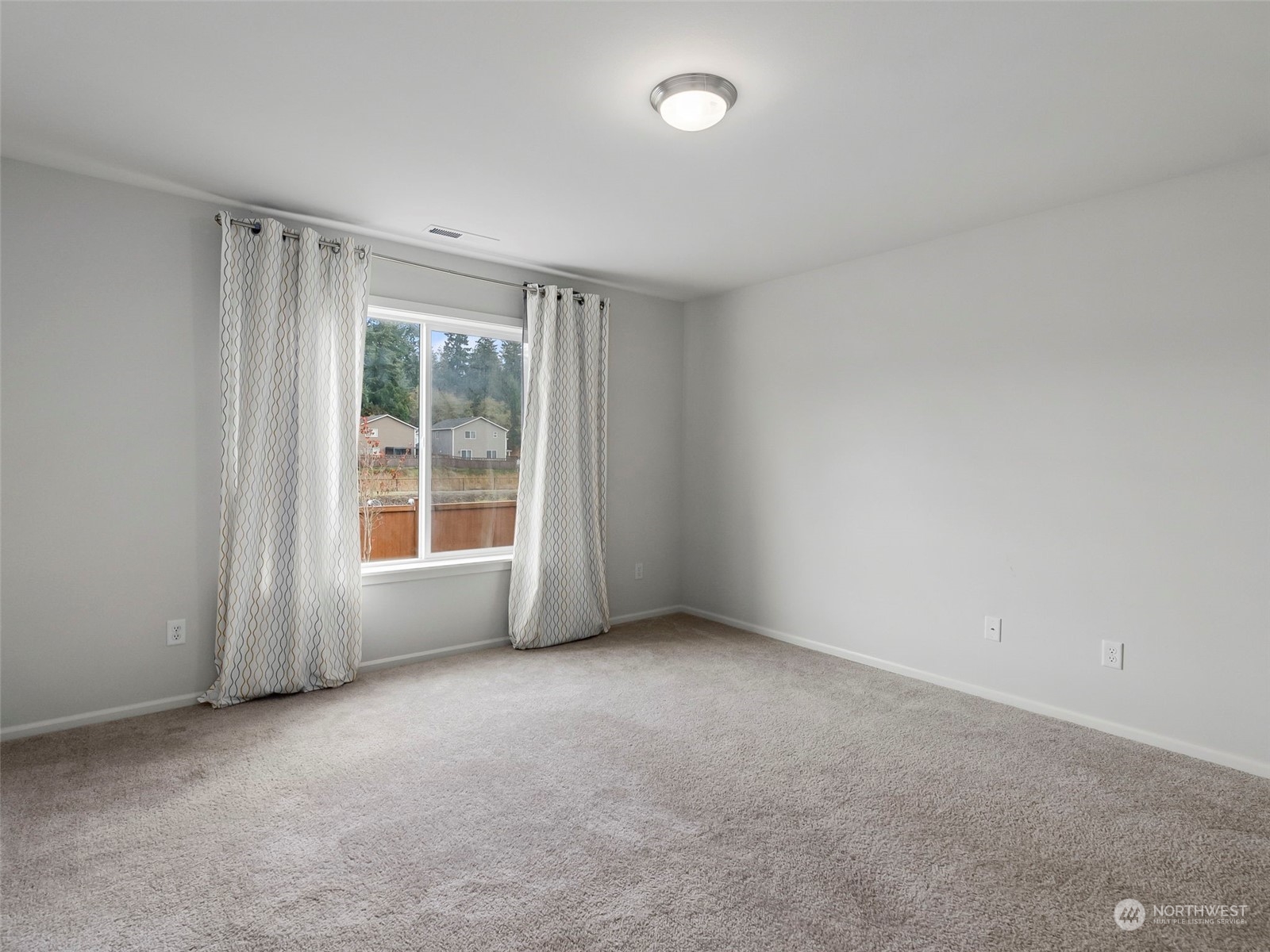 9136 Aster Street Property Photo 13