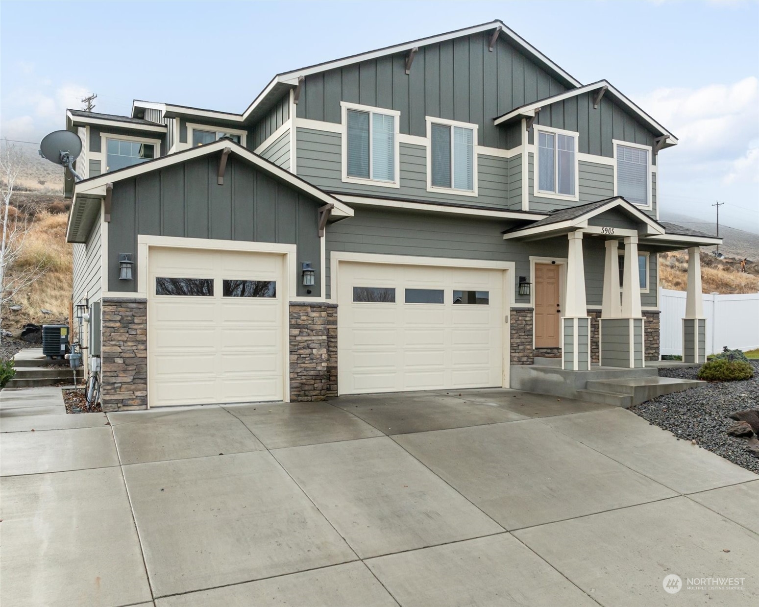 5905 Velonia Drive Property Photo