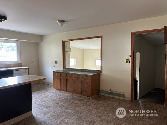 343 7th Street Property Photo 14