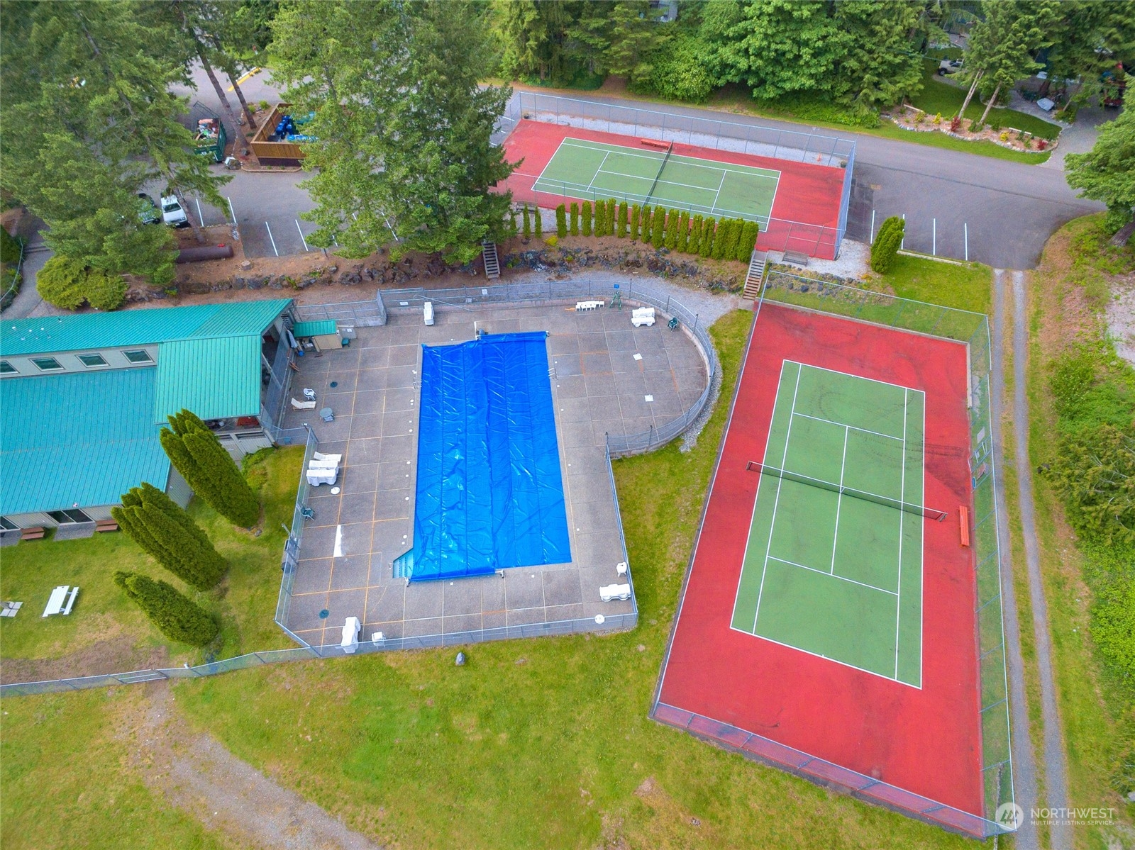 16024 Low Lane Property Photo 5