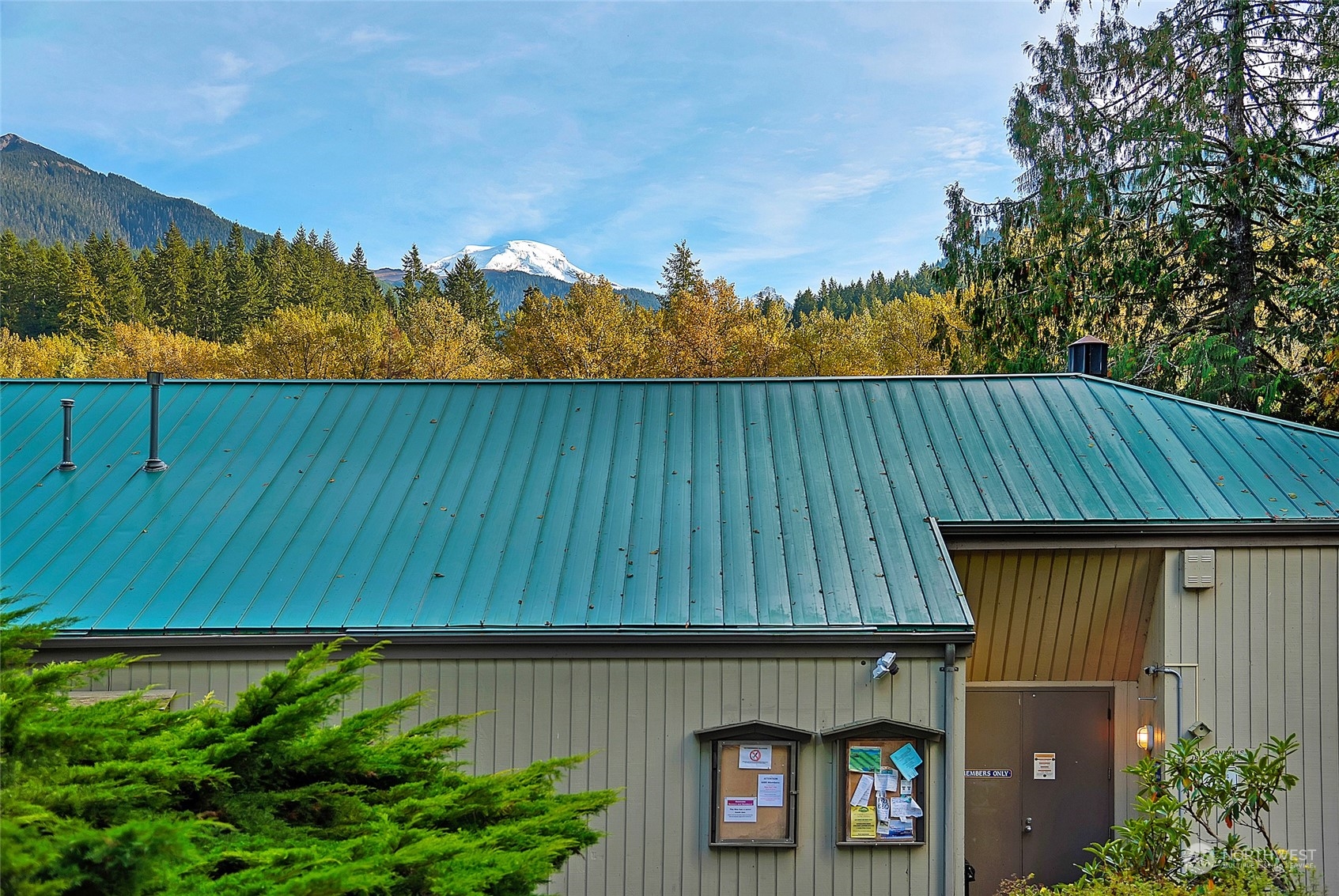 16024 Low Lane Property Photo 8