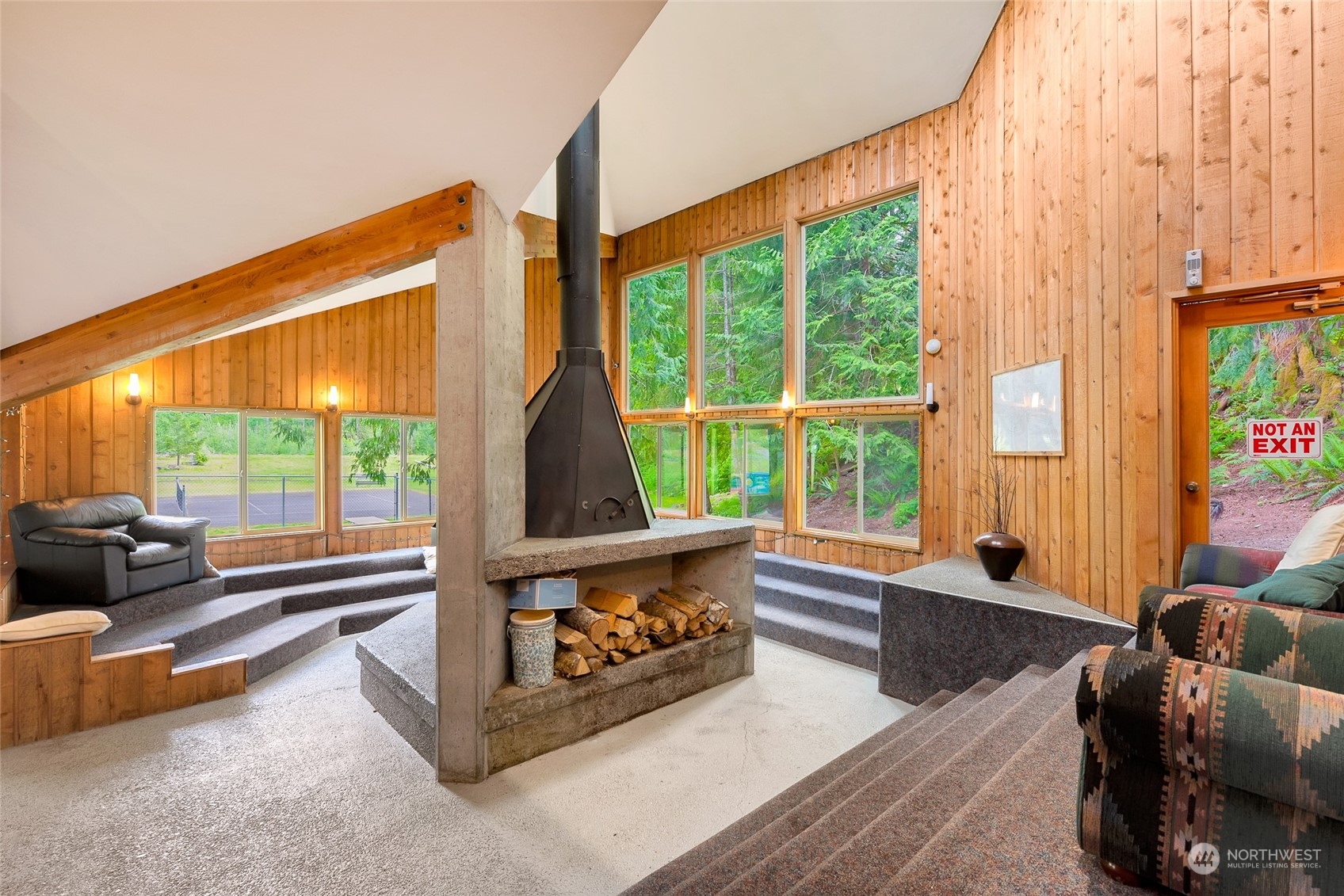16024 Low Lane Property Photo 9