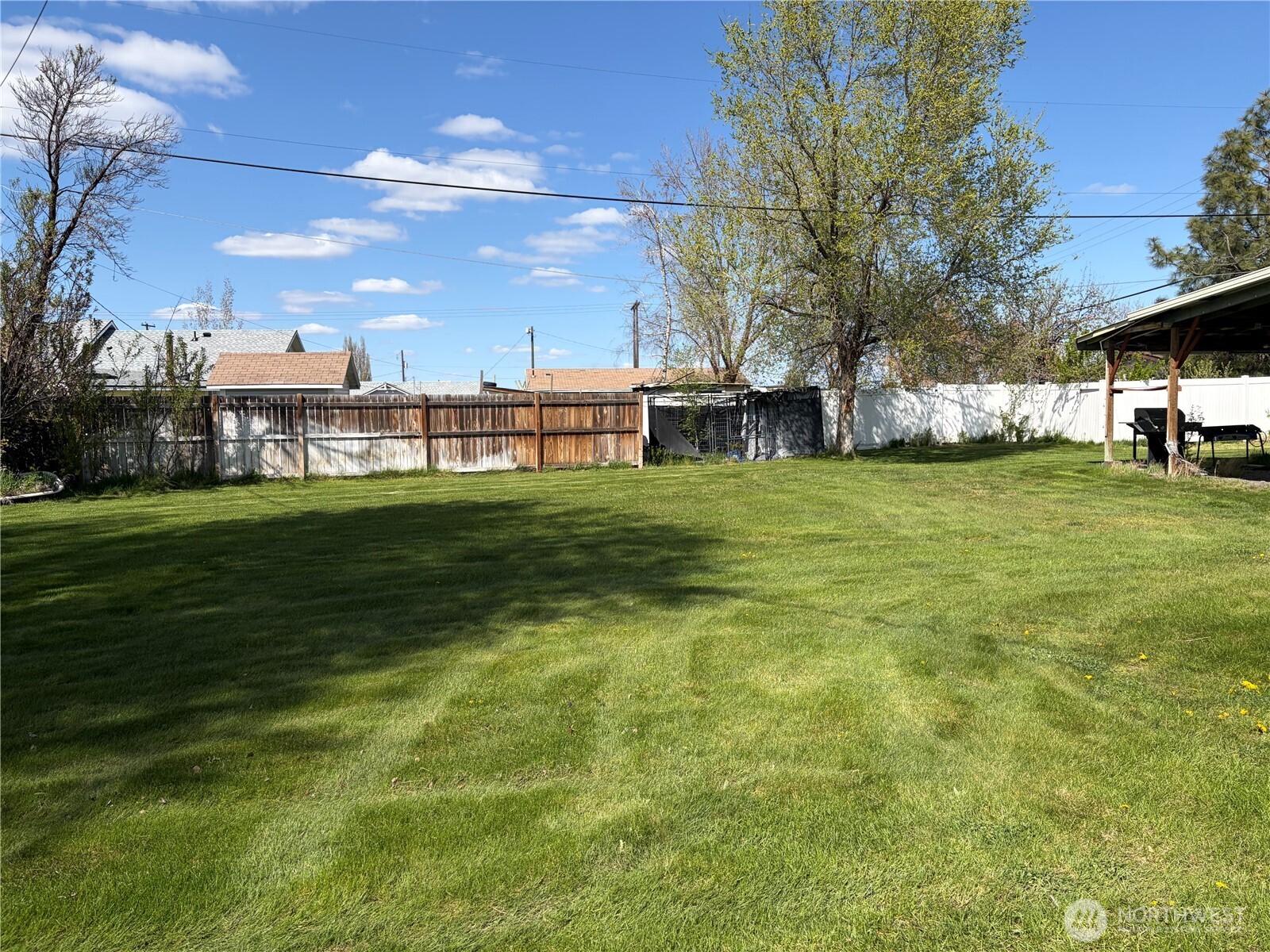 120 E Lewis Street Property Photo 6