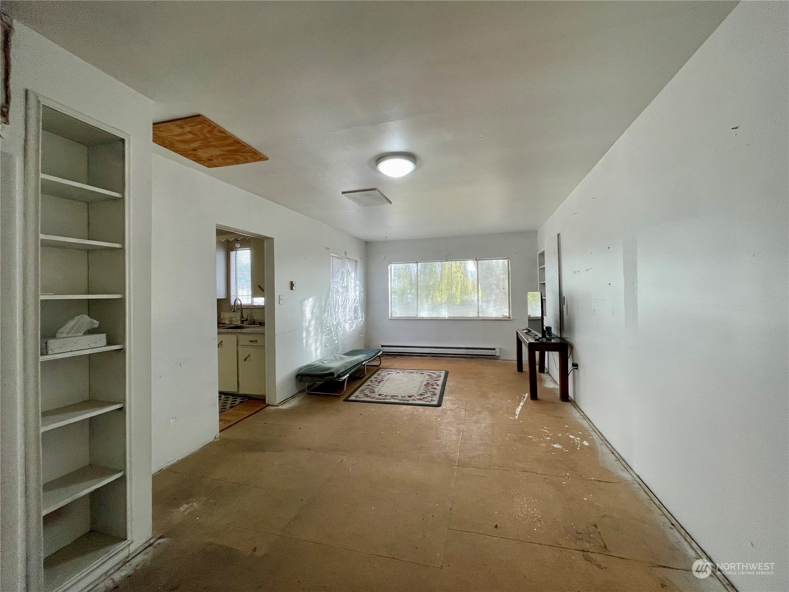 120 E Lewis Street Property Photo 10