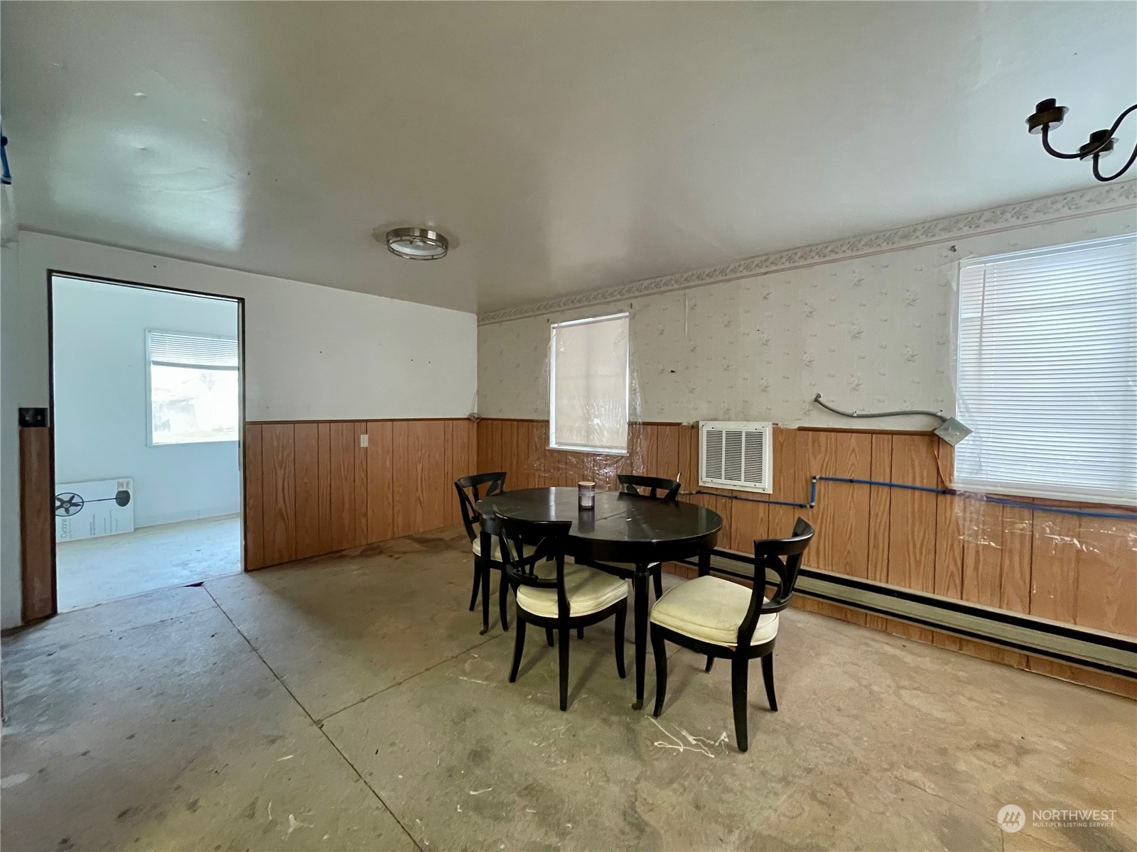 120 E Lewis Street Property Photo 15