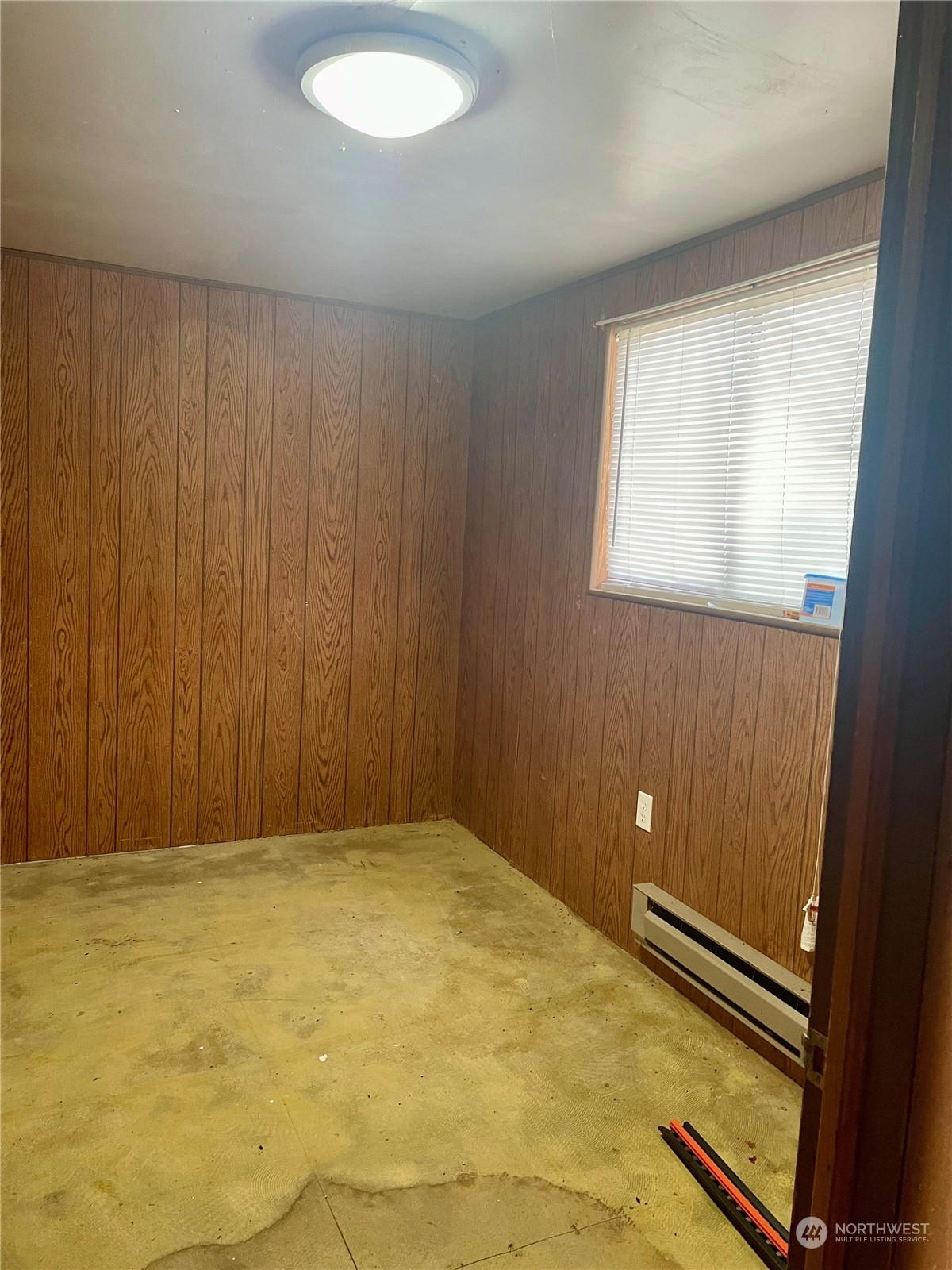 120 E Lewis Street Property Photo 18