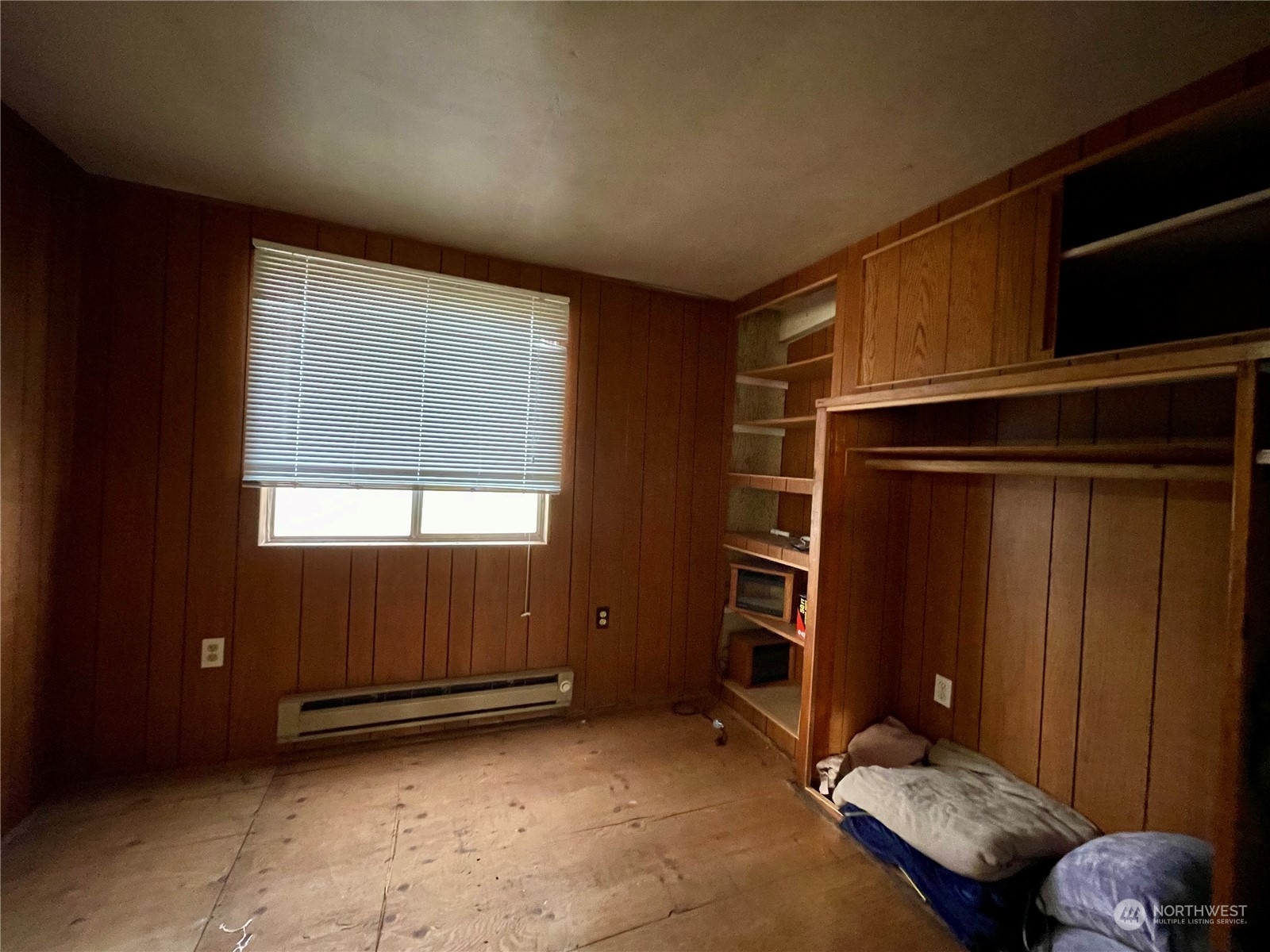 120 E Lewis Street Property Photo 21