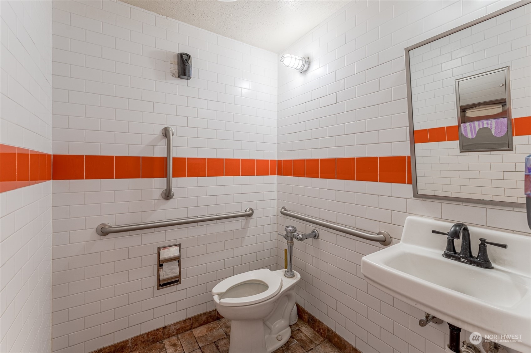805 Basin Street Property Photo 22
