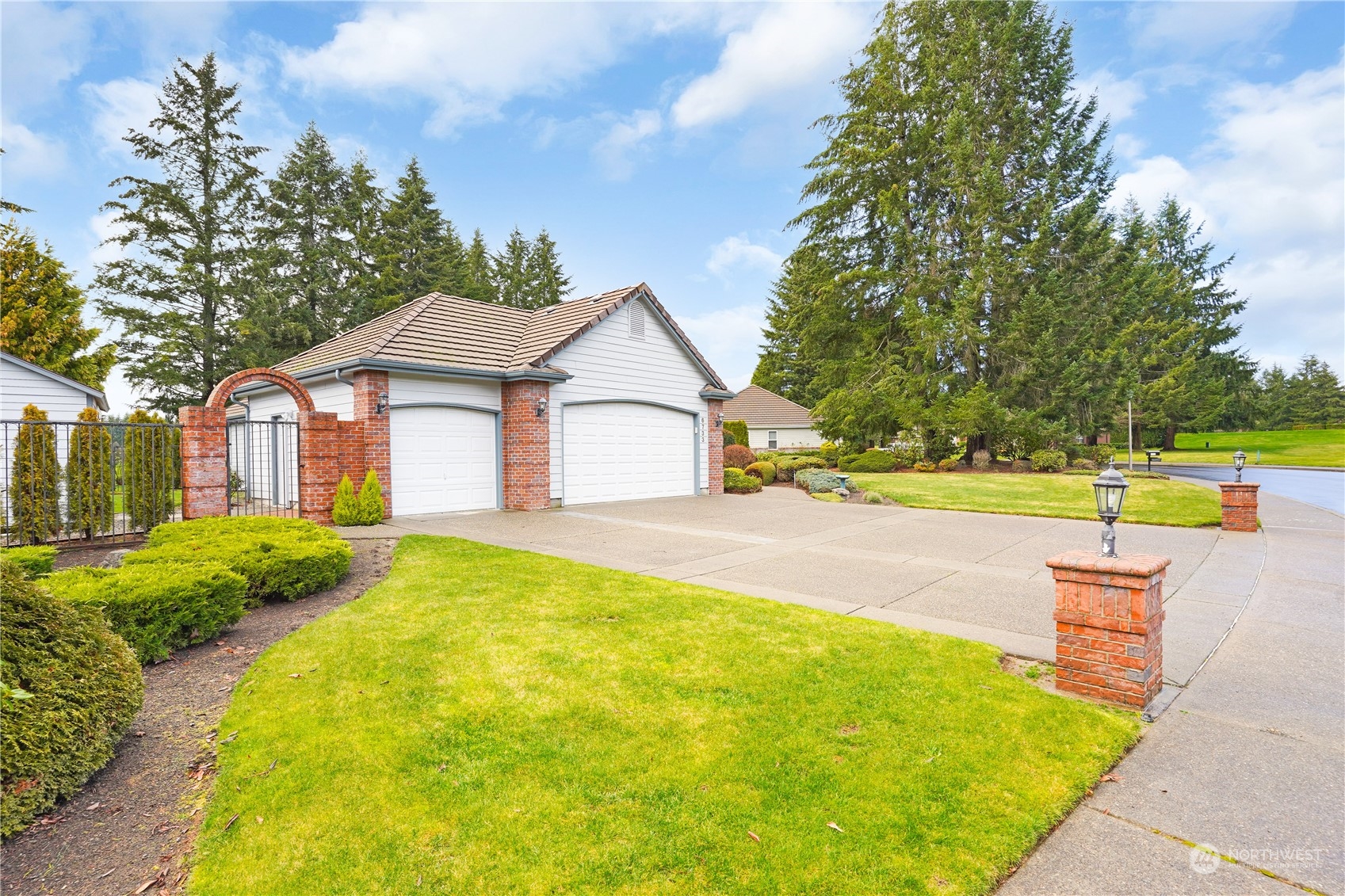 6733 Troon Lane Property Photo 2