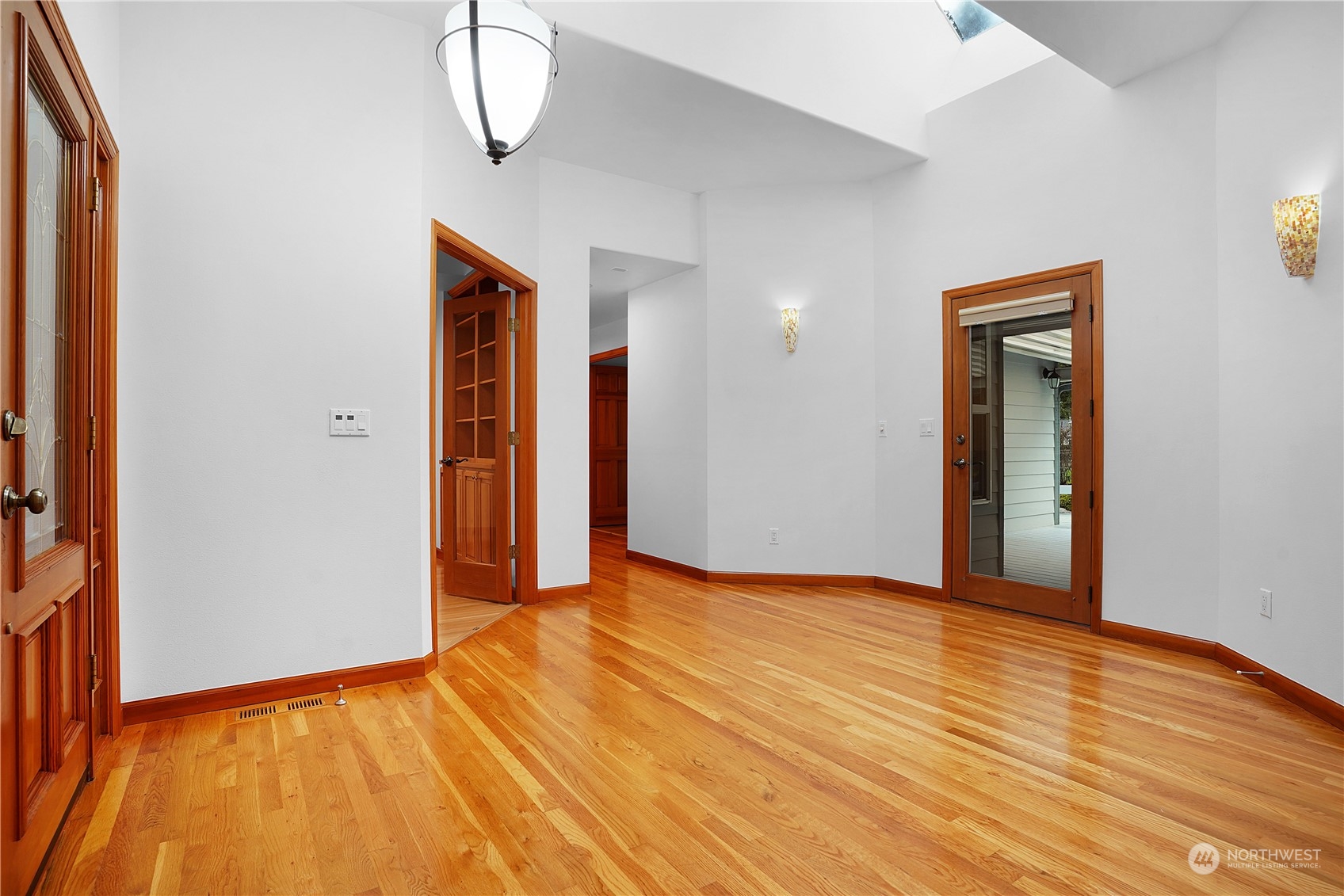 6733 Troon Lane Property Photo 7